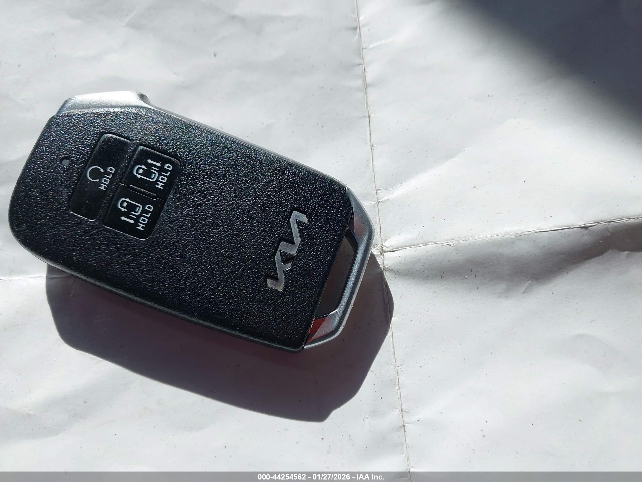 KIA CARNIVAL image 11