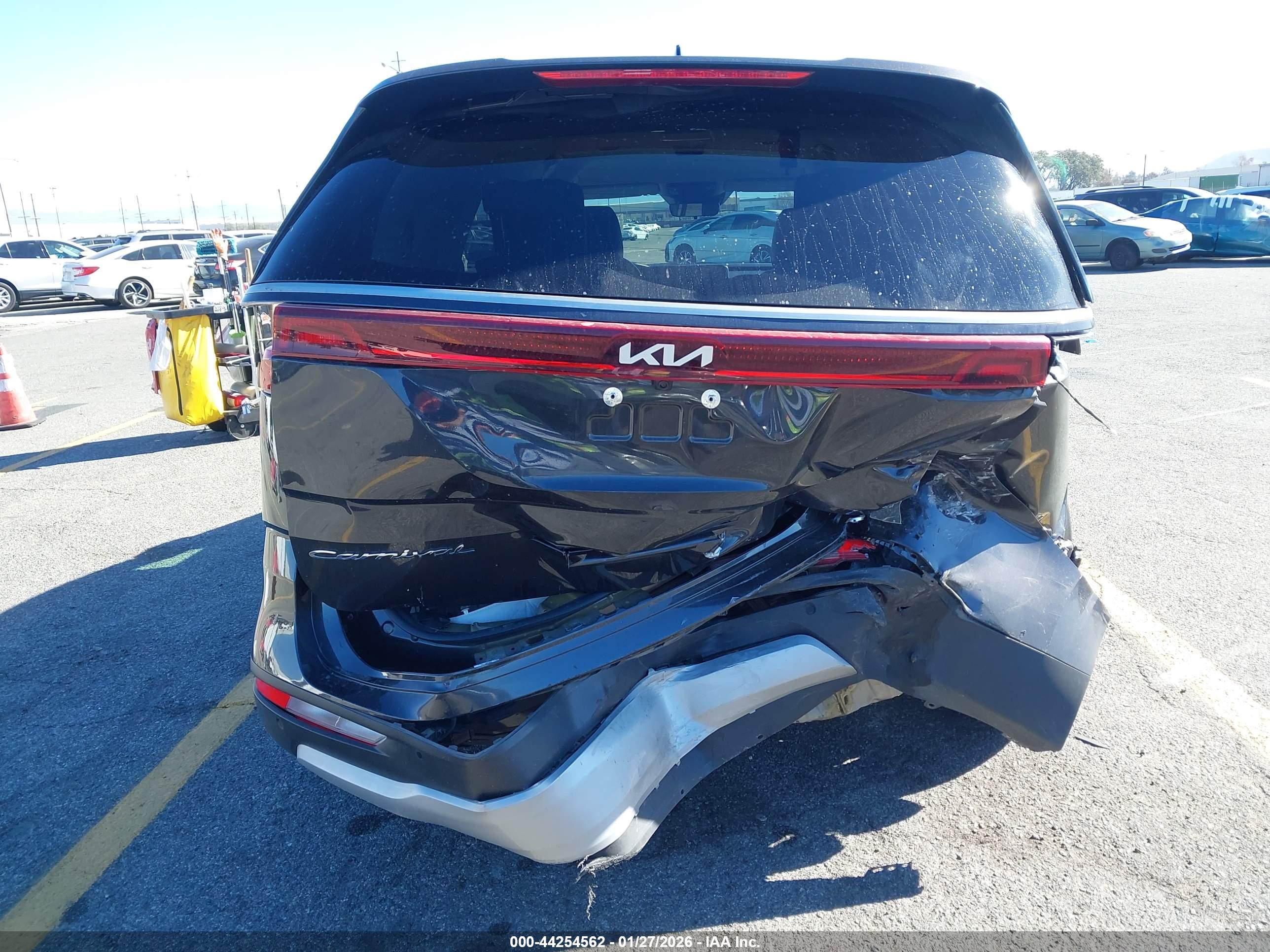 KIA CARNIVAL image 6