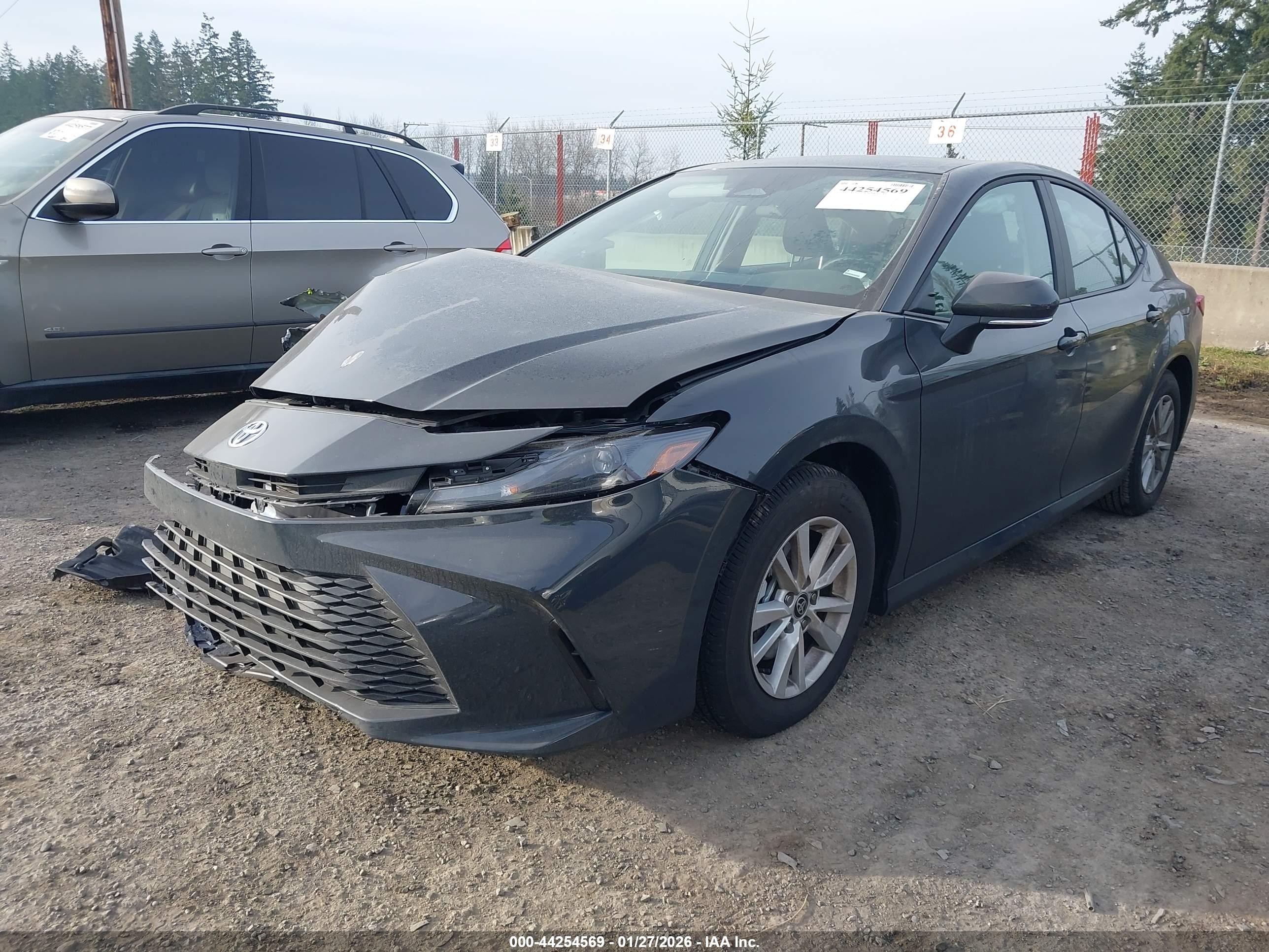 TOYOTA CAMRY image 2