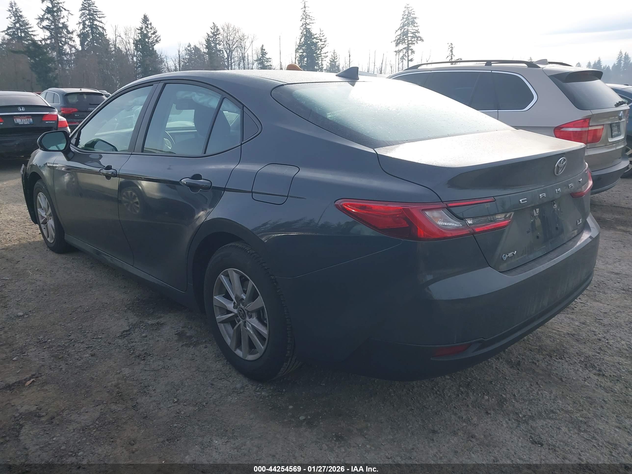 TOYOTA CAMRY image 3
