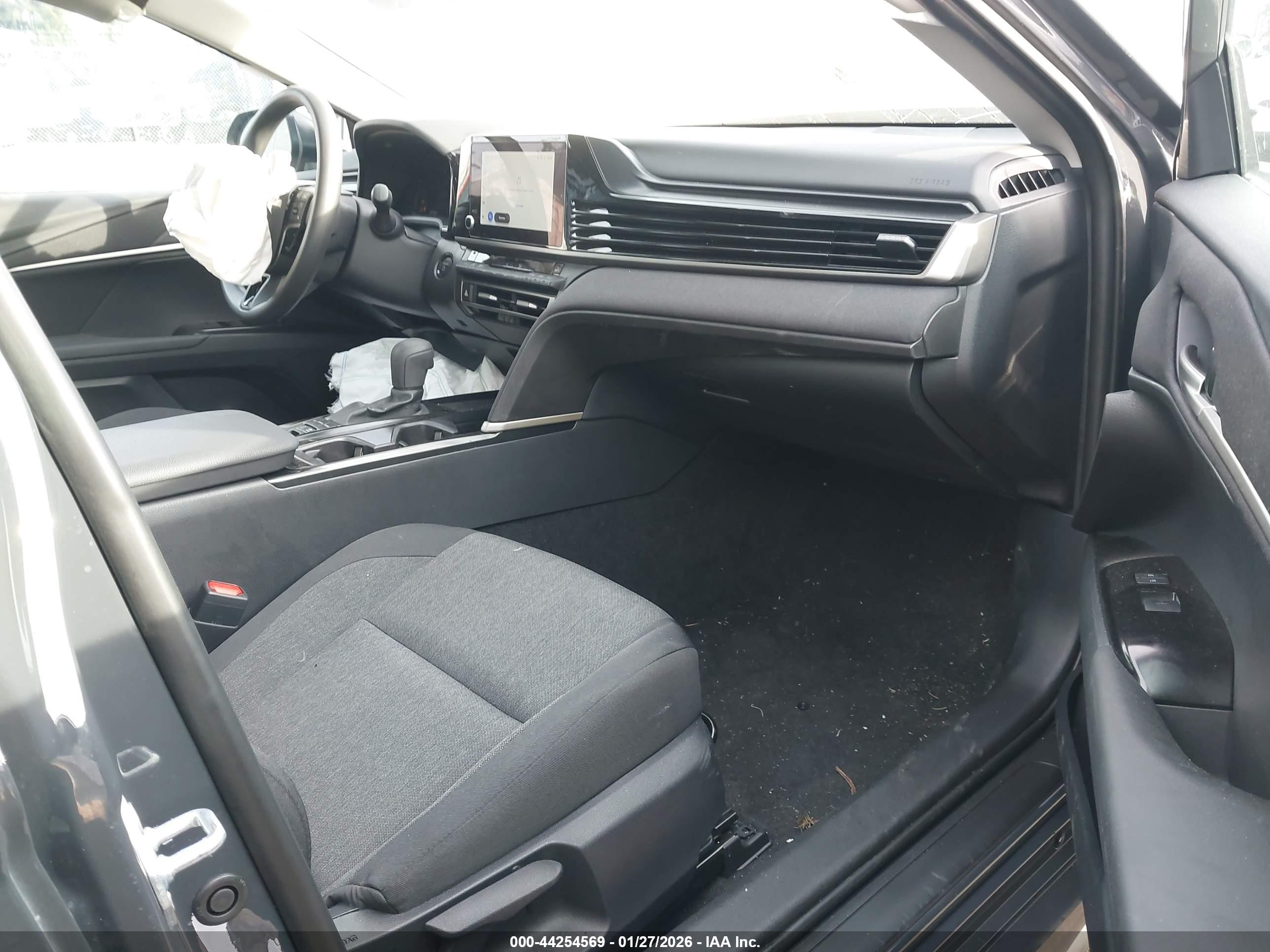 TOYOTA CAMRY image 5
