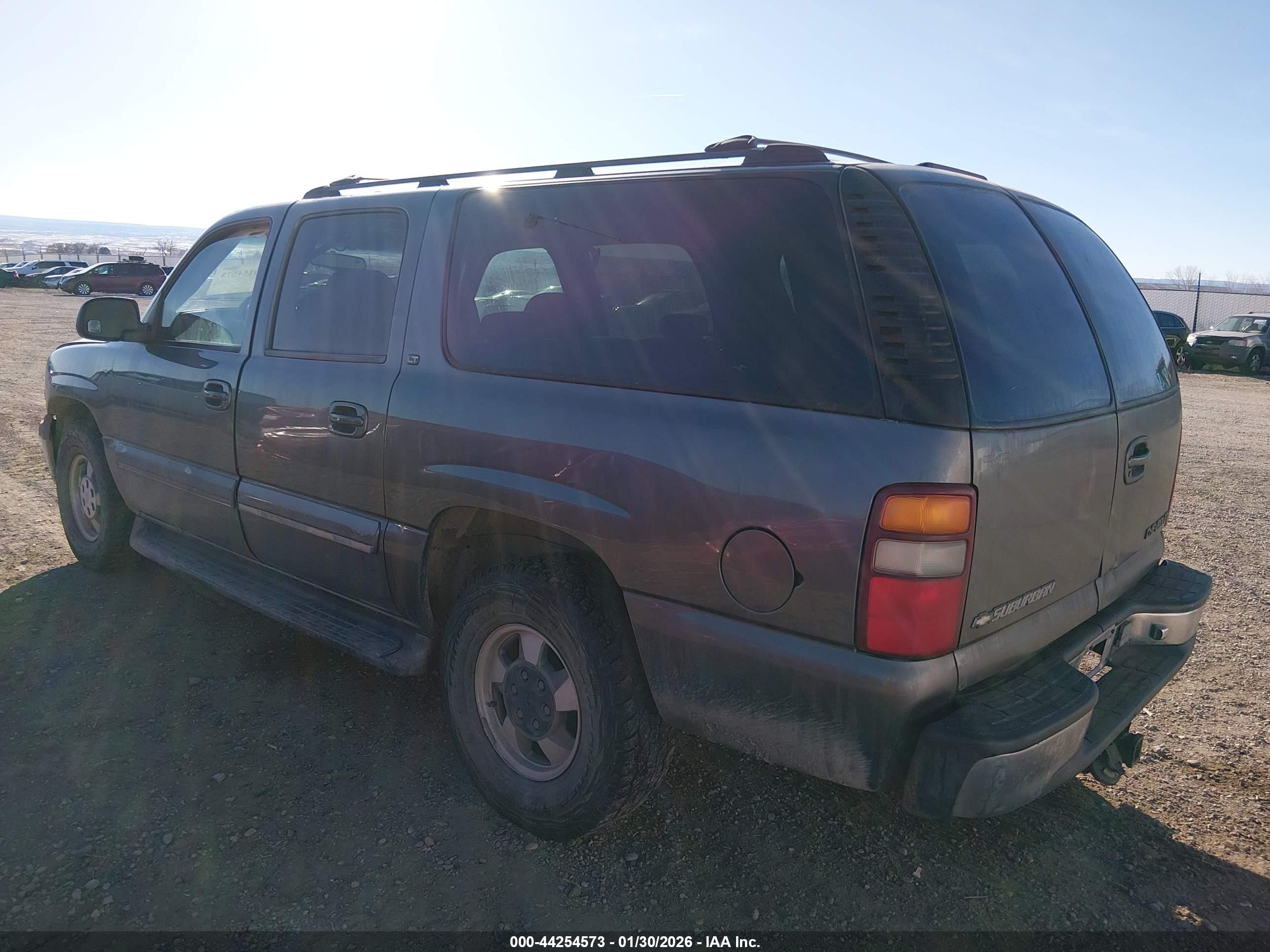 CHEVROLET SUBURBAN image 3