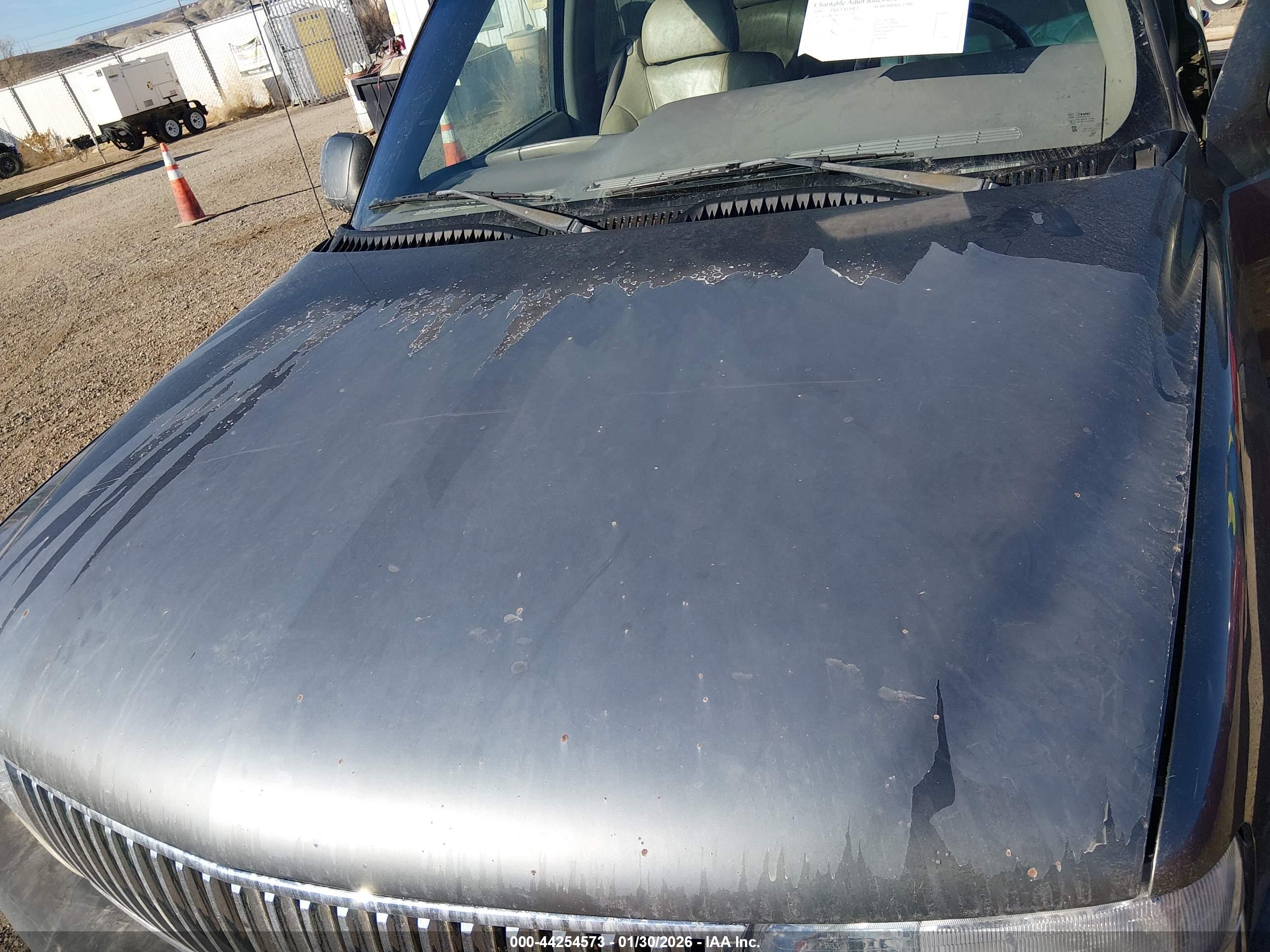 CHEVROLET SUBURBAN image 6