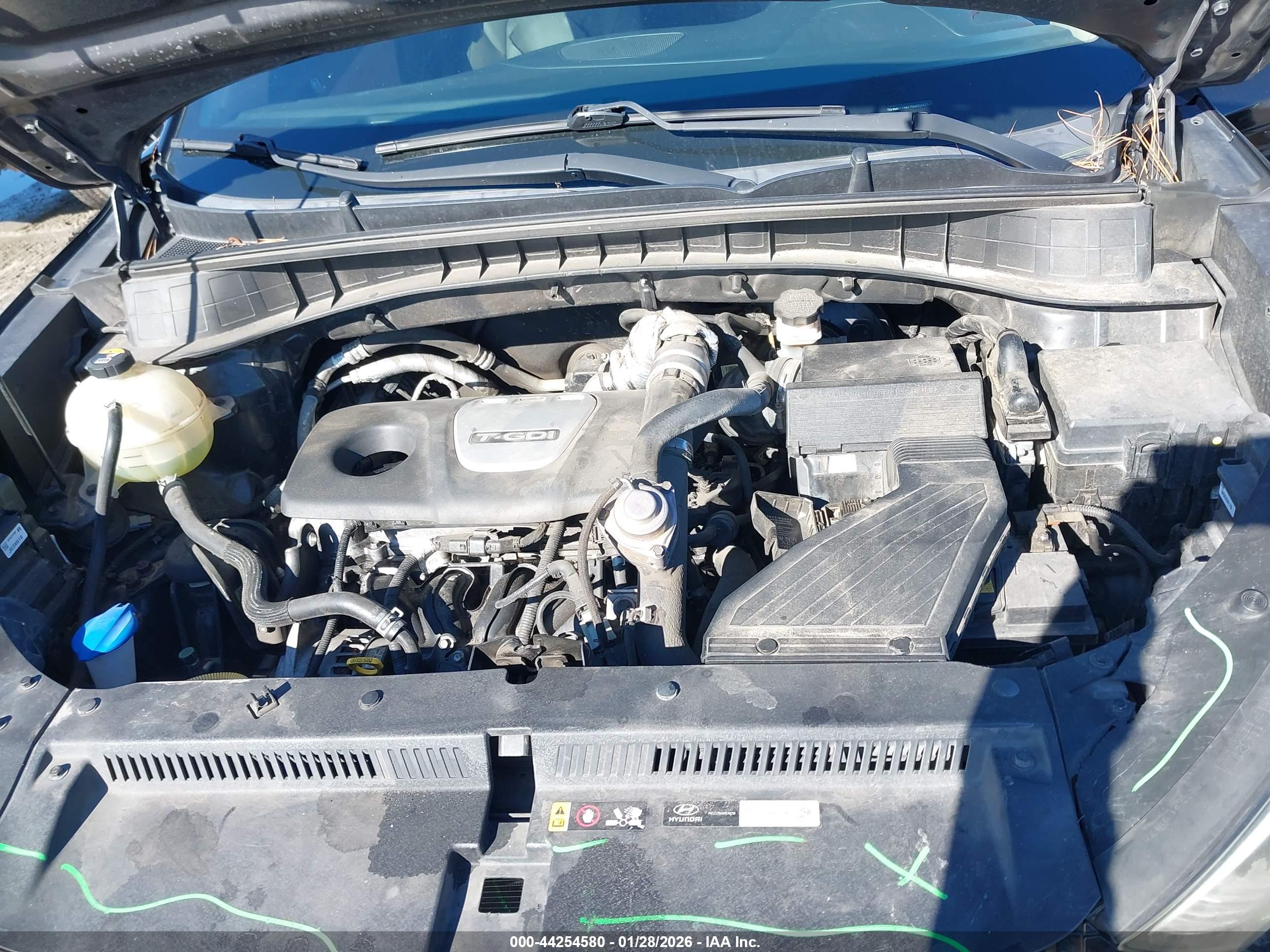HYUNDAI TUCSON image 10
