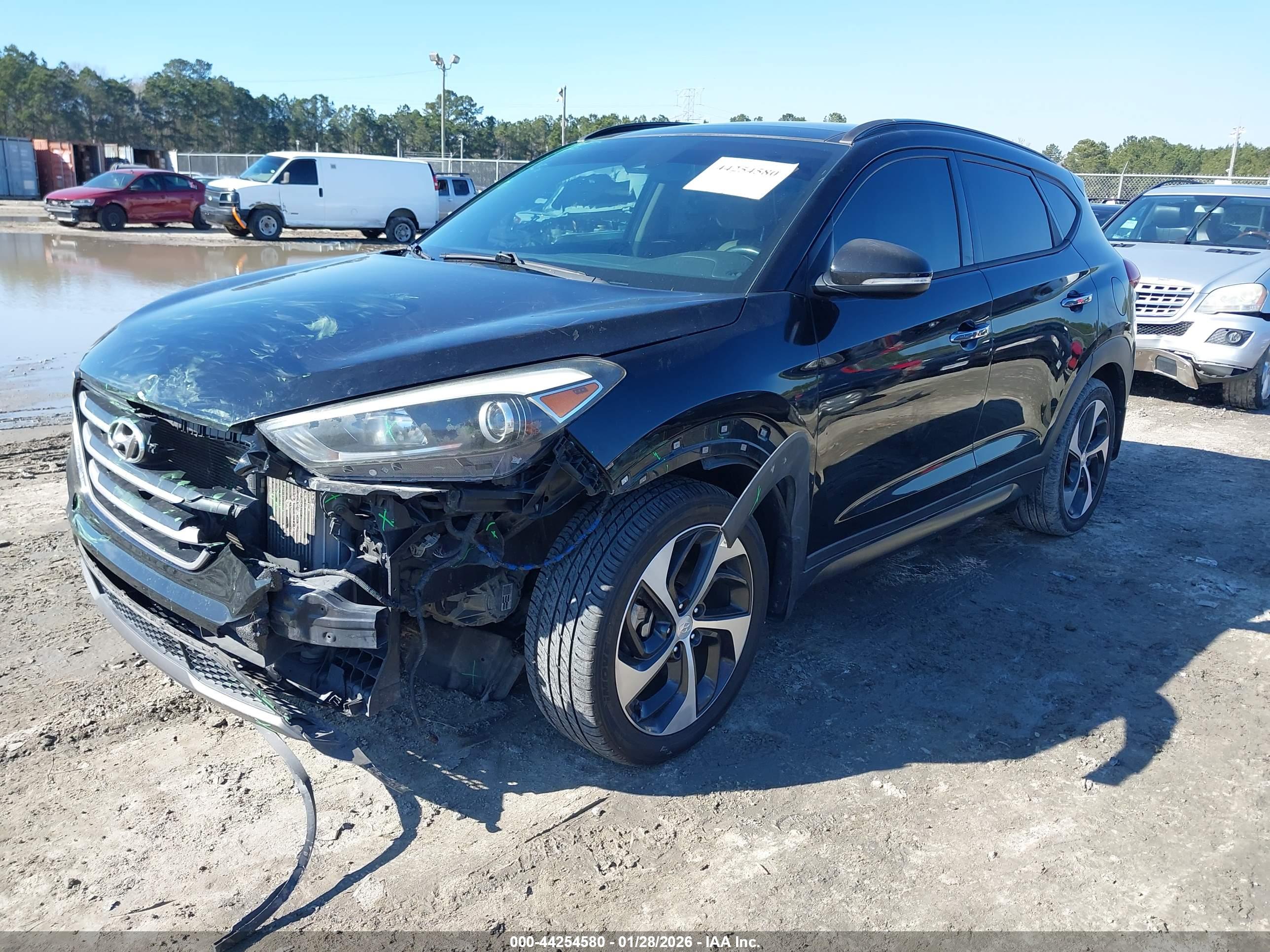 HYUNDAI TUCSON image 2