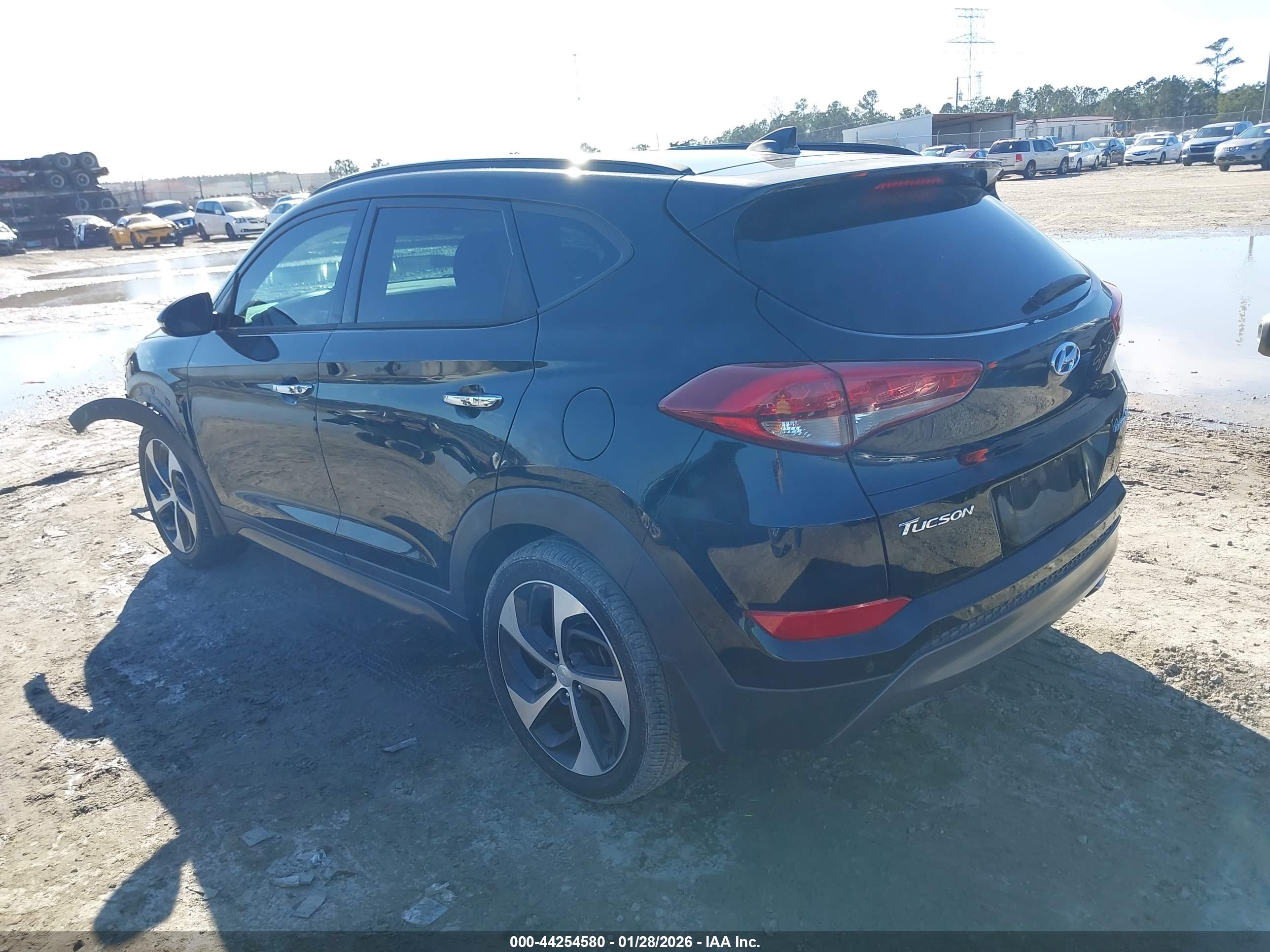 HYUNDAI TUCSON image 3