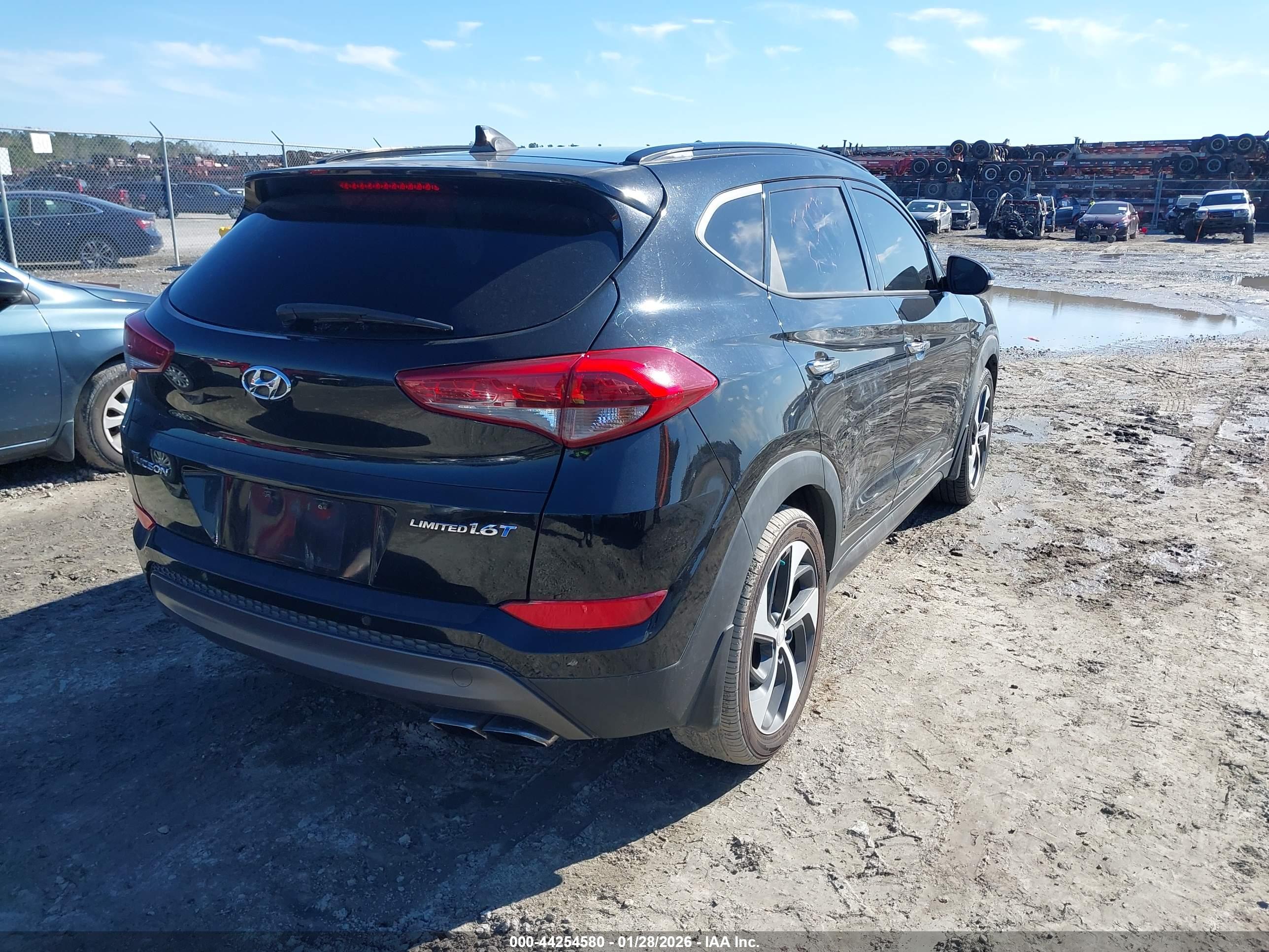 HYUNDAI TUCSON image 4