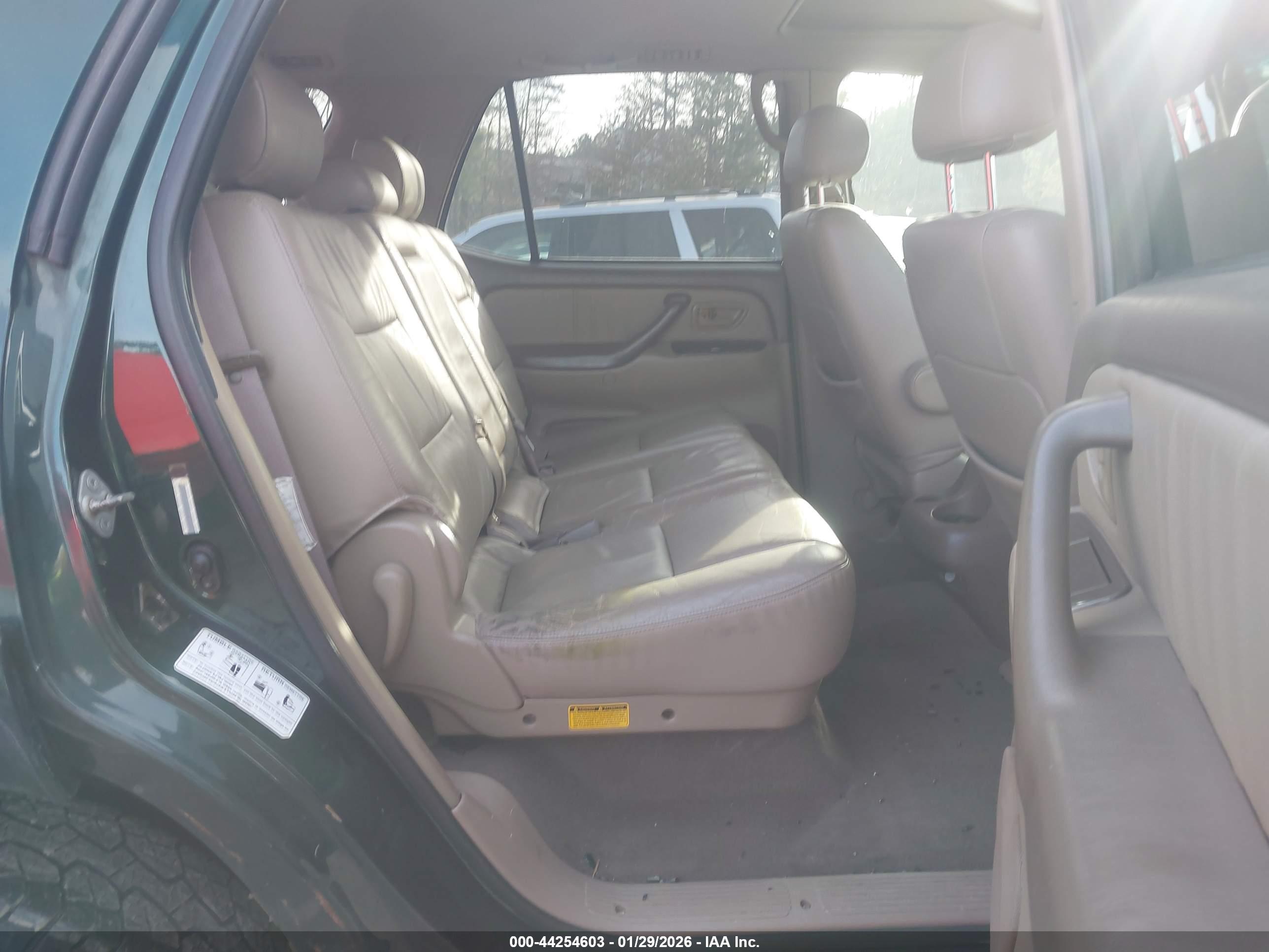 TOYOTA SEQUOIA image 8