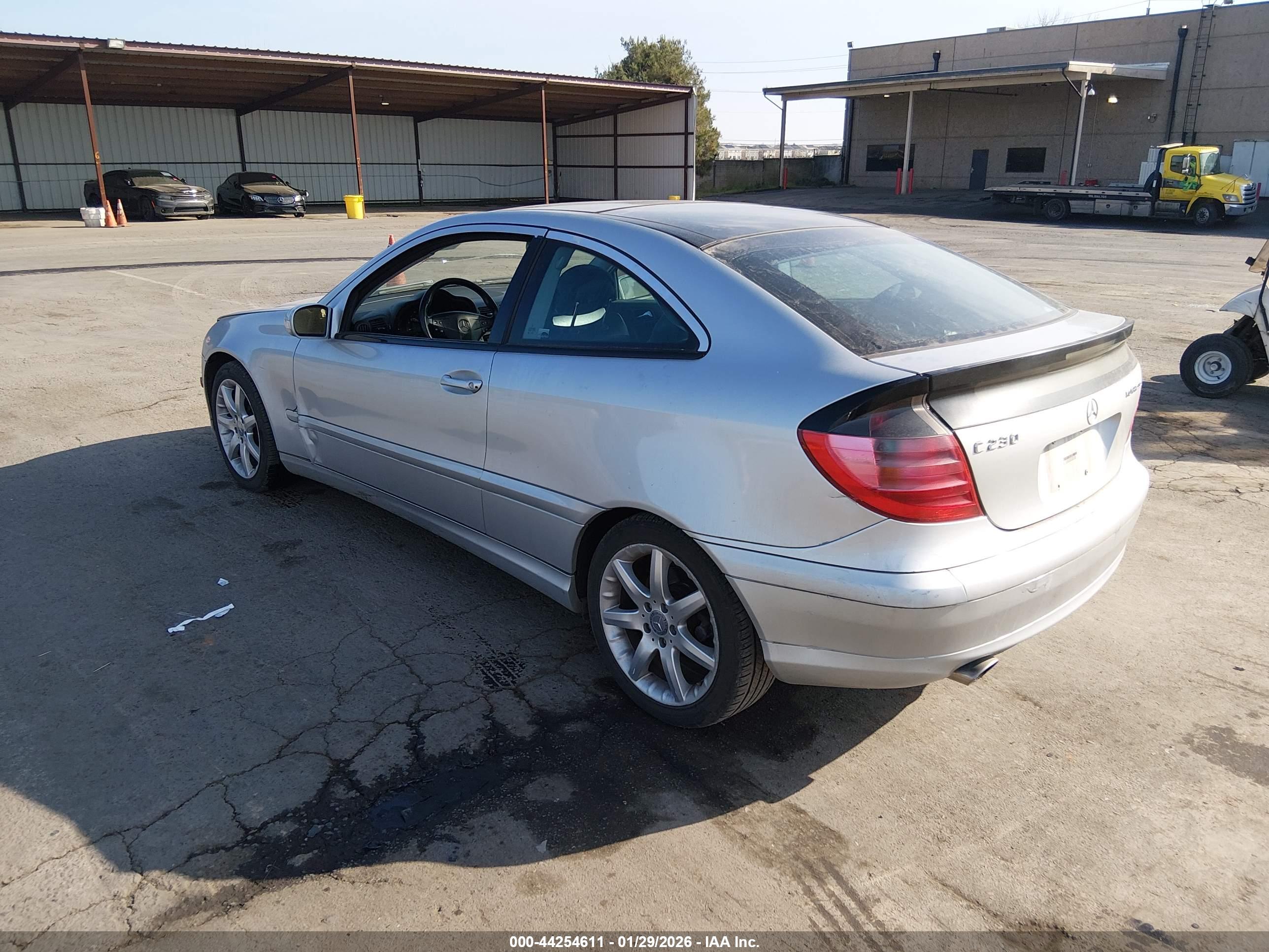 MERCEDES-BENZ C image 3