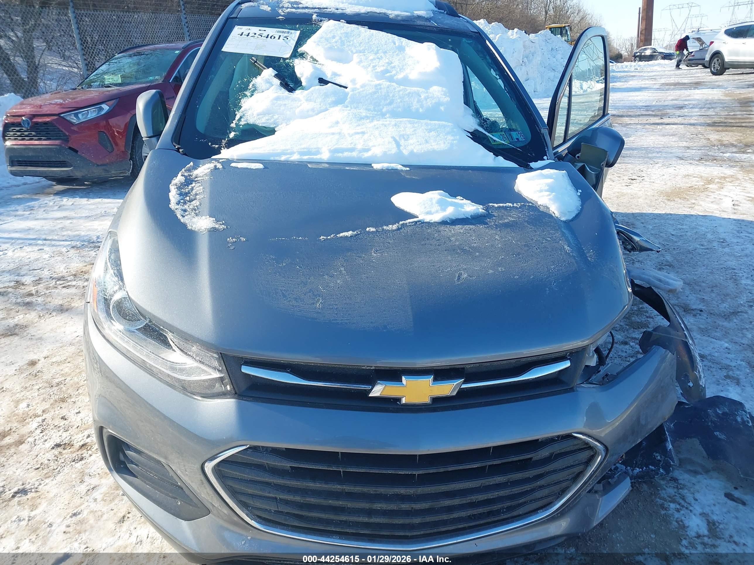 CHEVROLET TRAX image 10