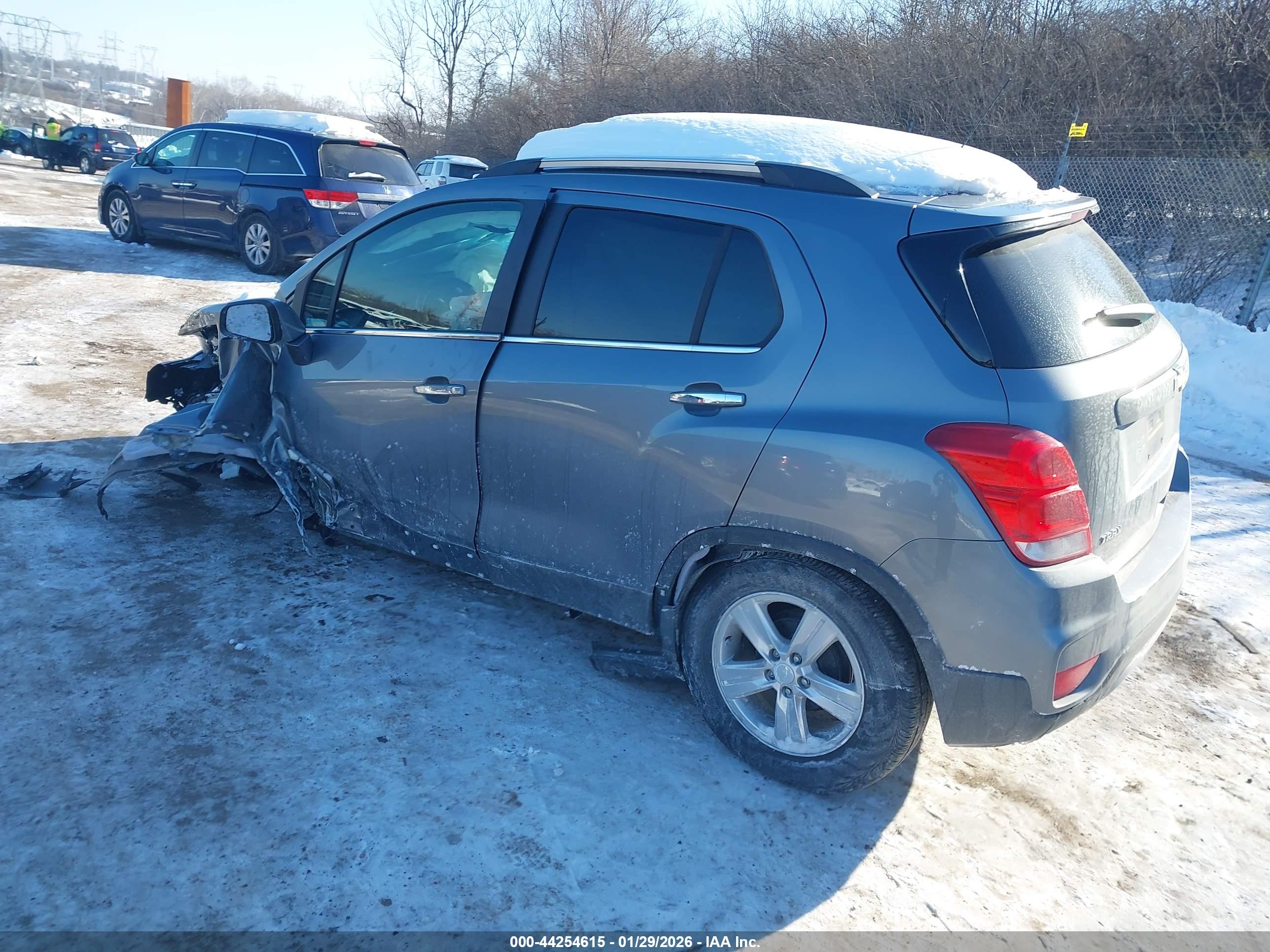 CHEVROLET TRAX image 3