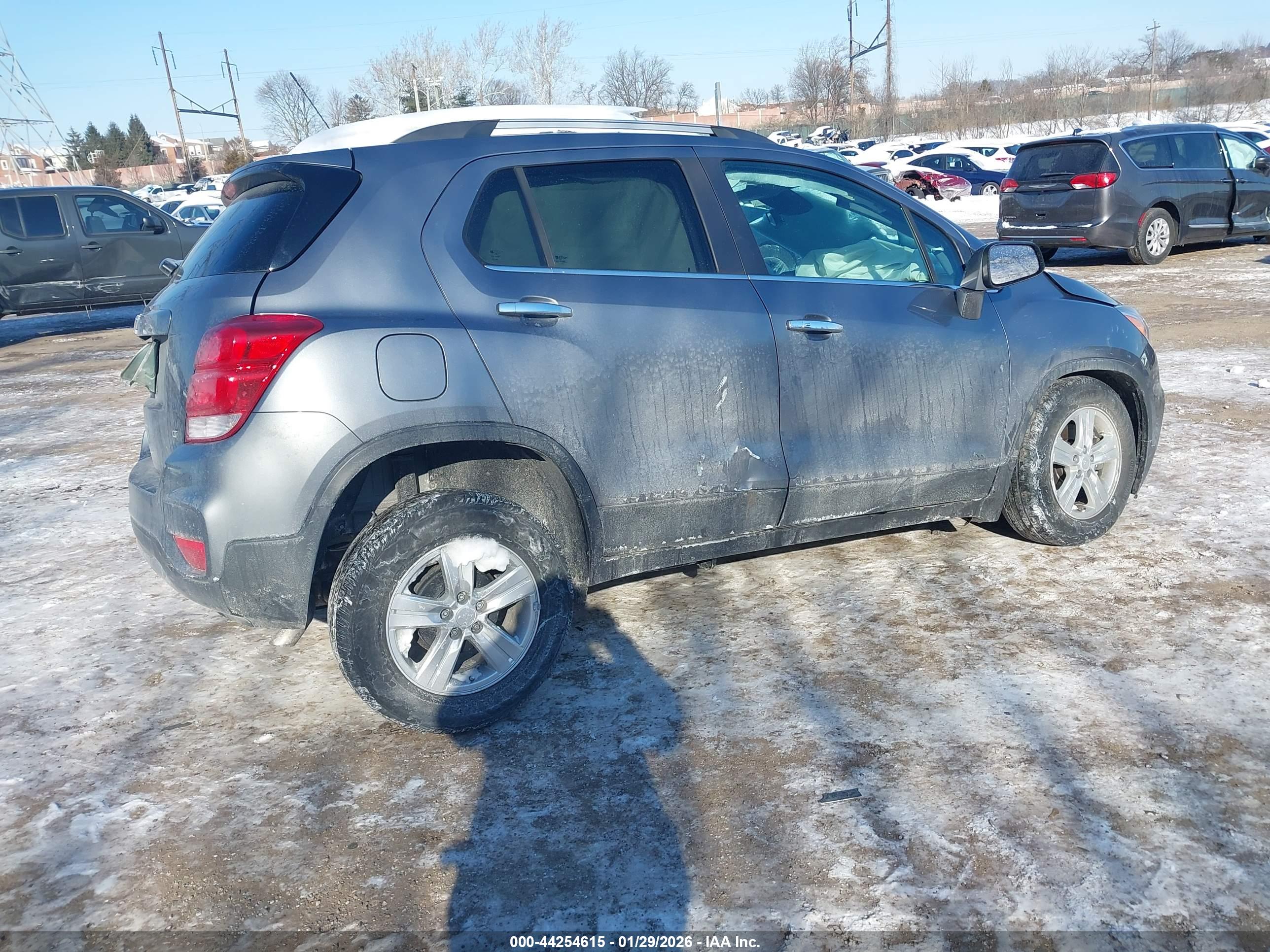 CHEVROLET TRAX image 4