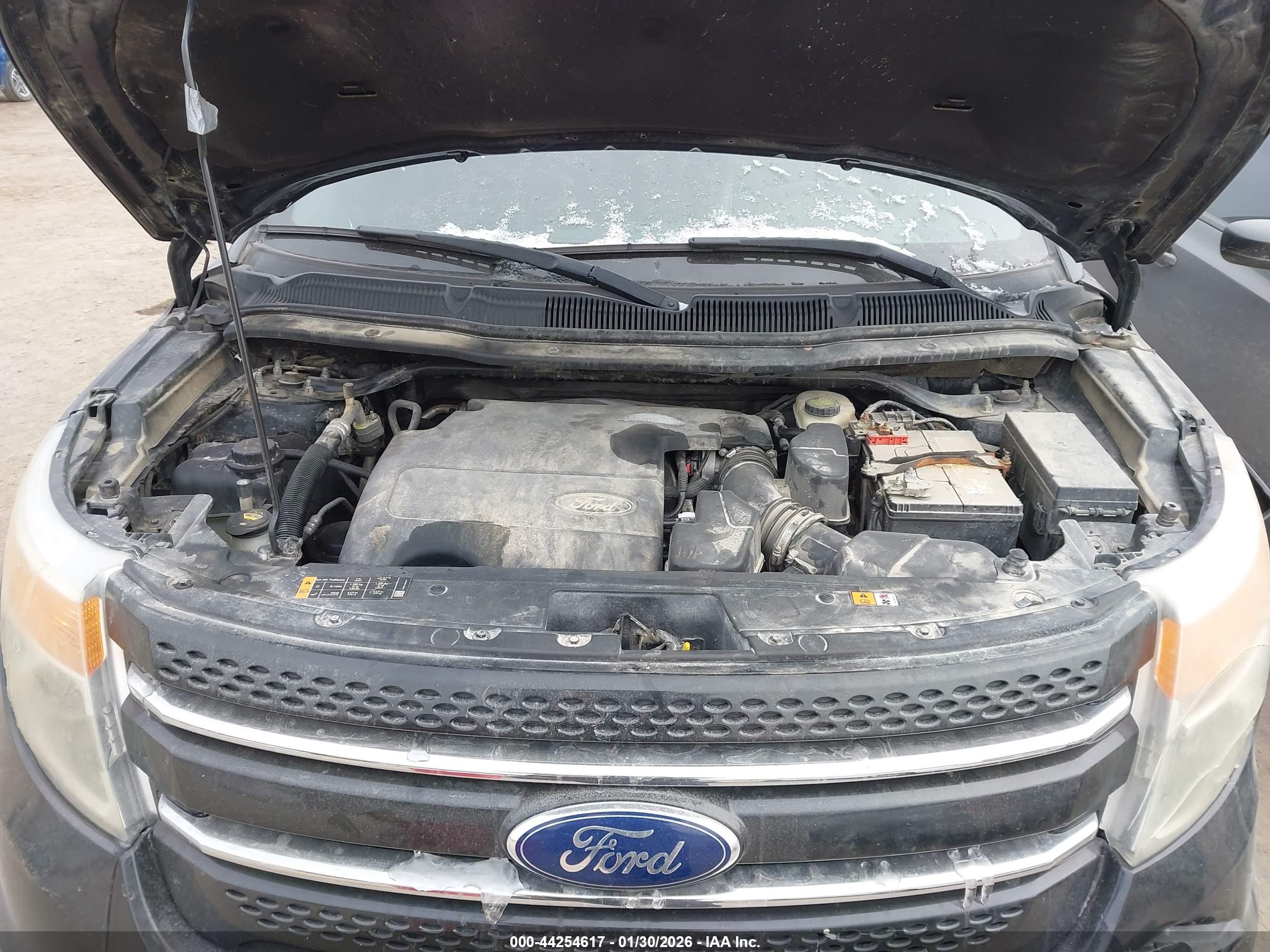 FORD EXPLORER image 10