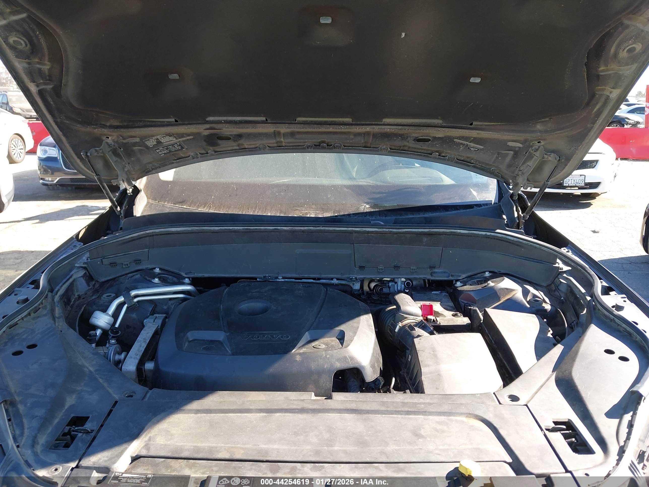 VOLVO XC90 image 10
