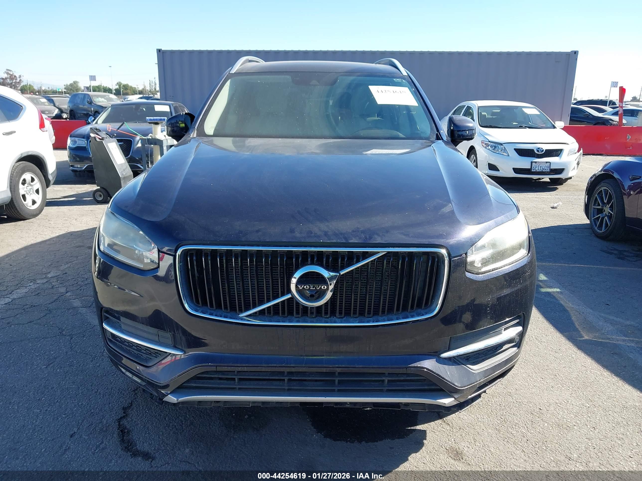 VOLVO XC90 image 6