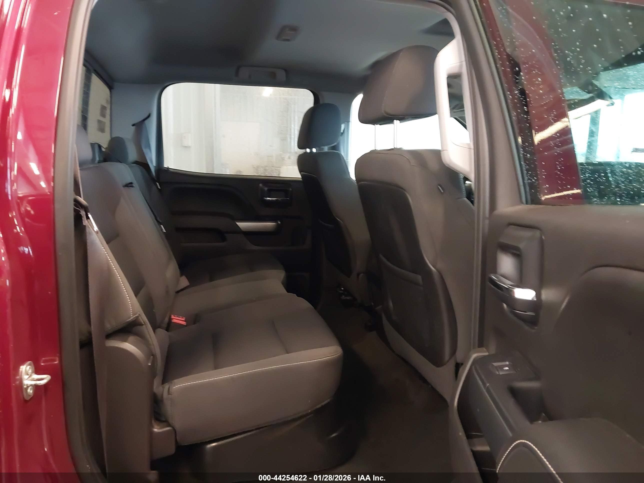 CHEVROLET SILVERADO image 8