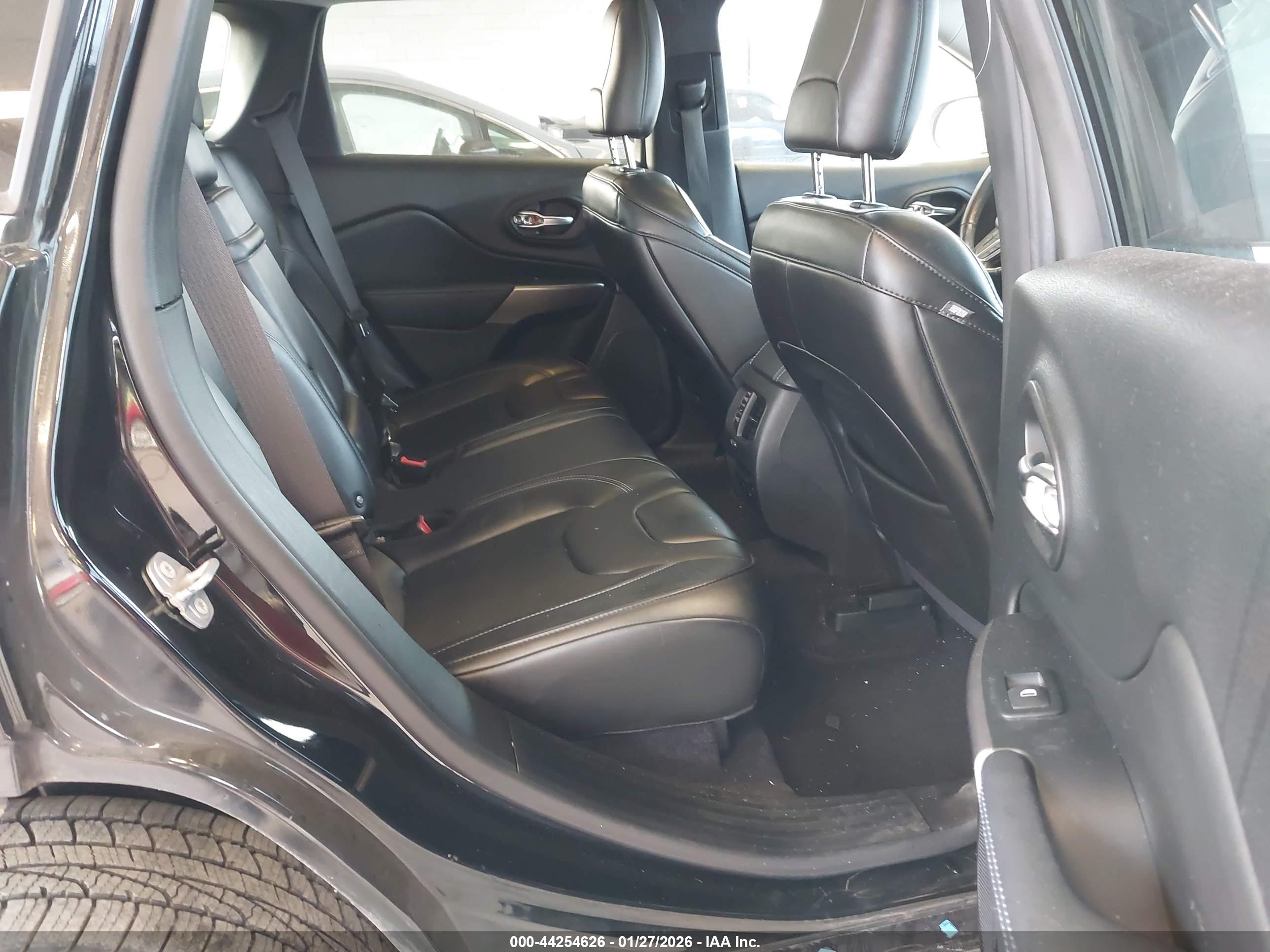 JEEP CHEROKEE image 8