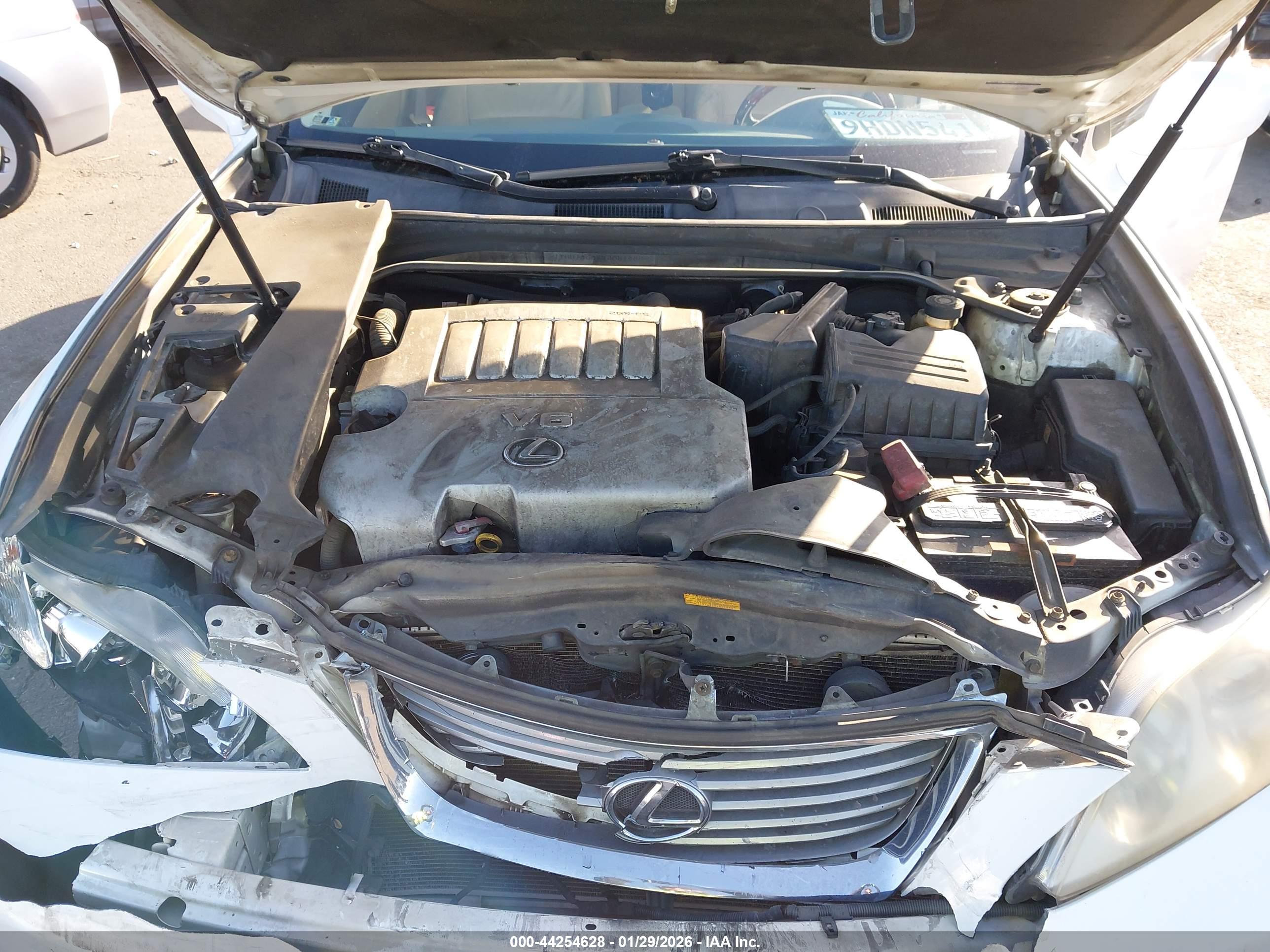 LEXUS ES image 10