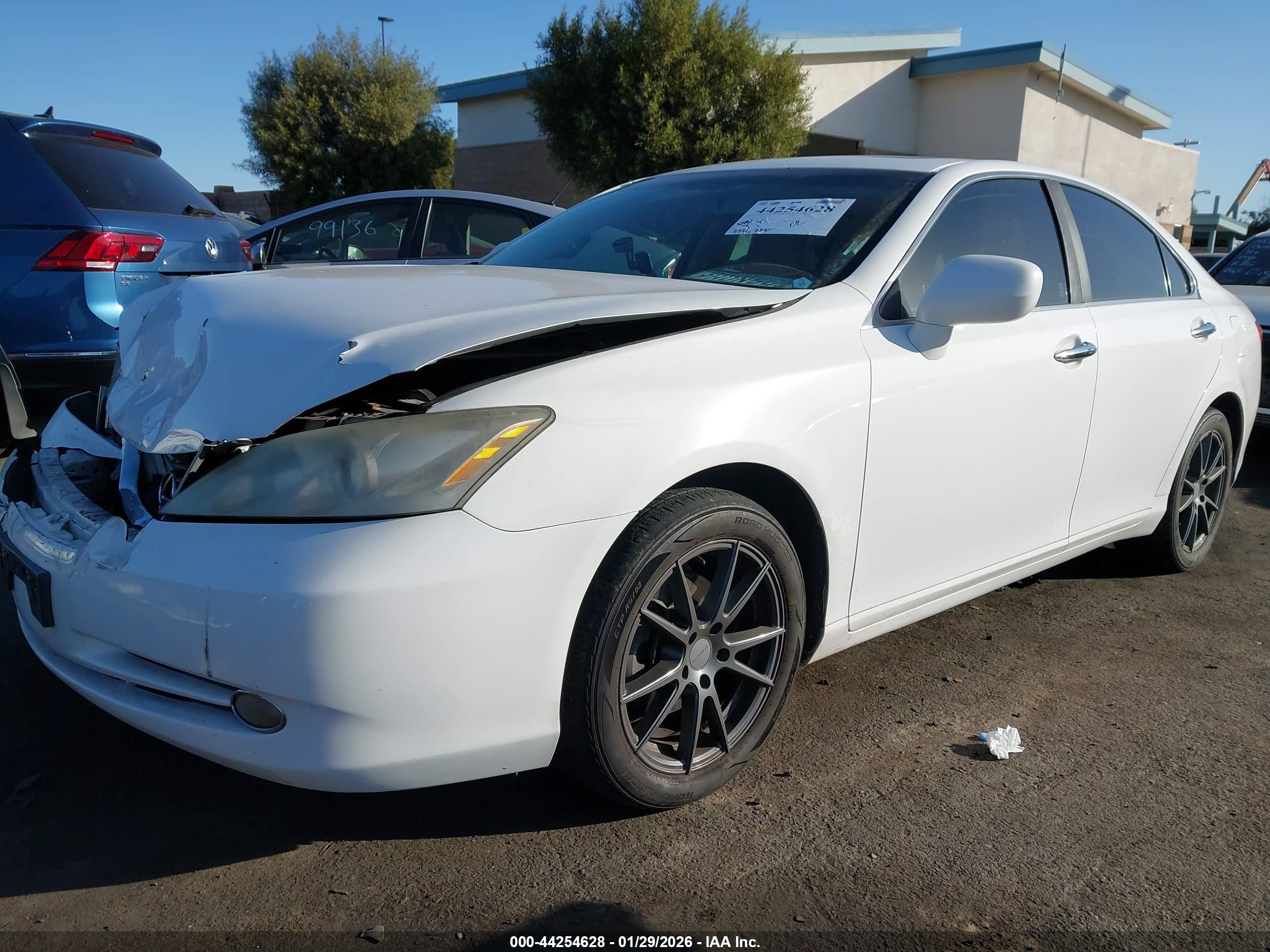 LEXUS ES image 2