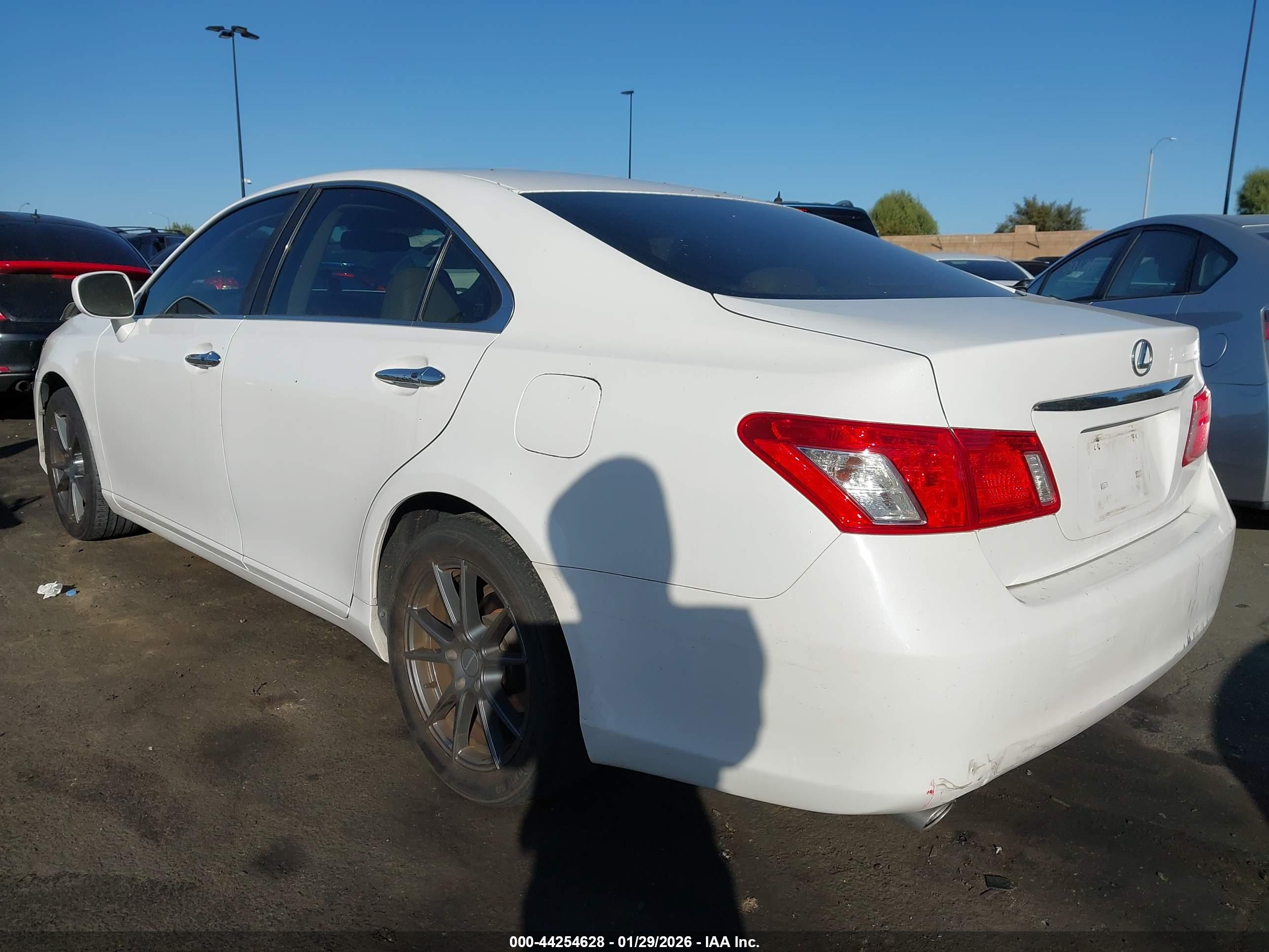 LEXUS ES image 3