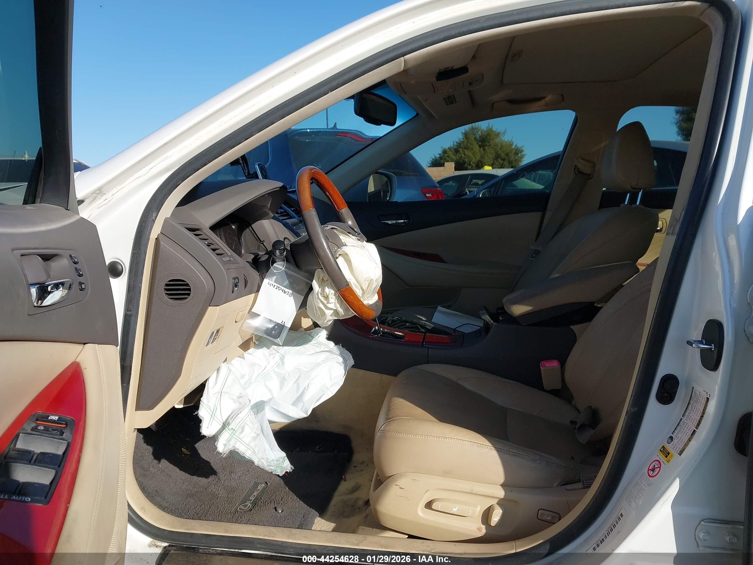 LEXUS ES image 5