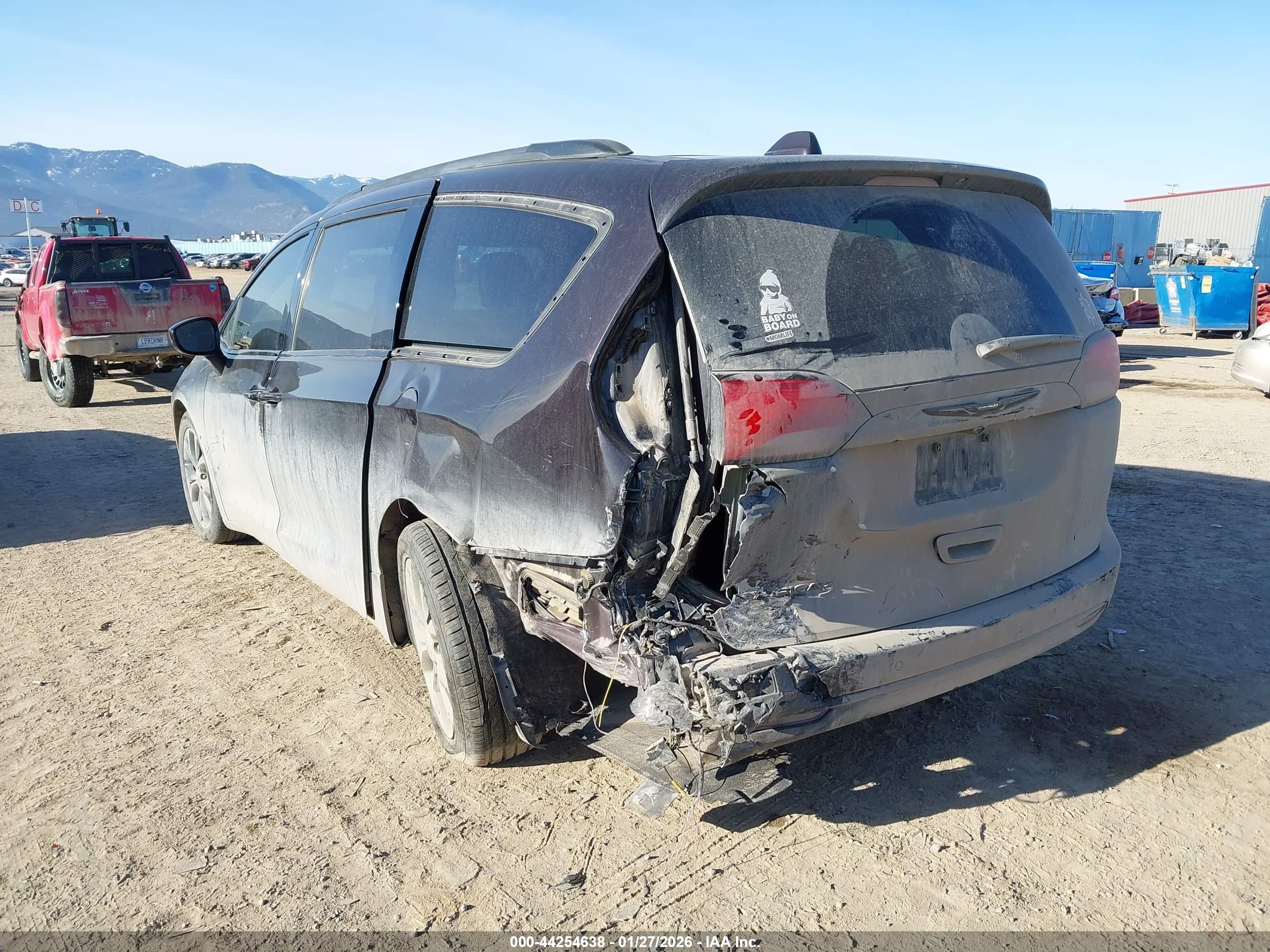 CHRYSLER PACIFICA image 6