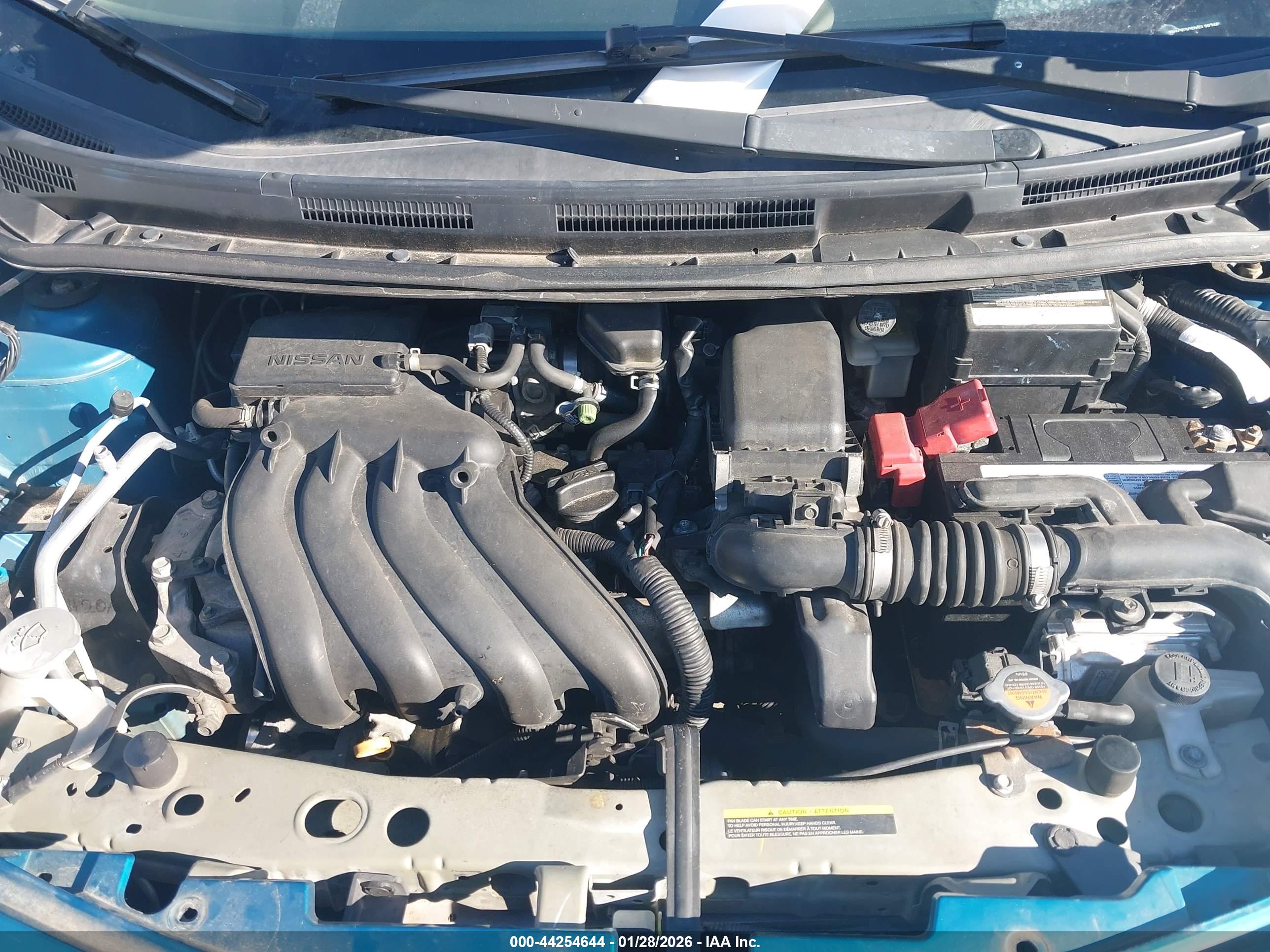 NISSAN VERSA image 10