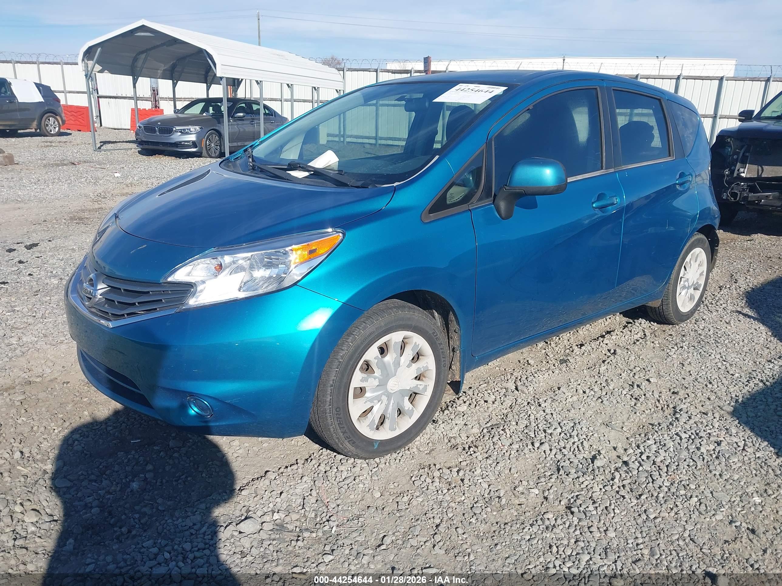 NISSAN VERSA image 2