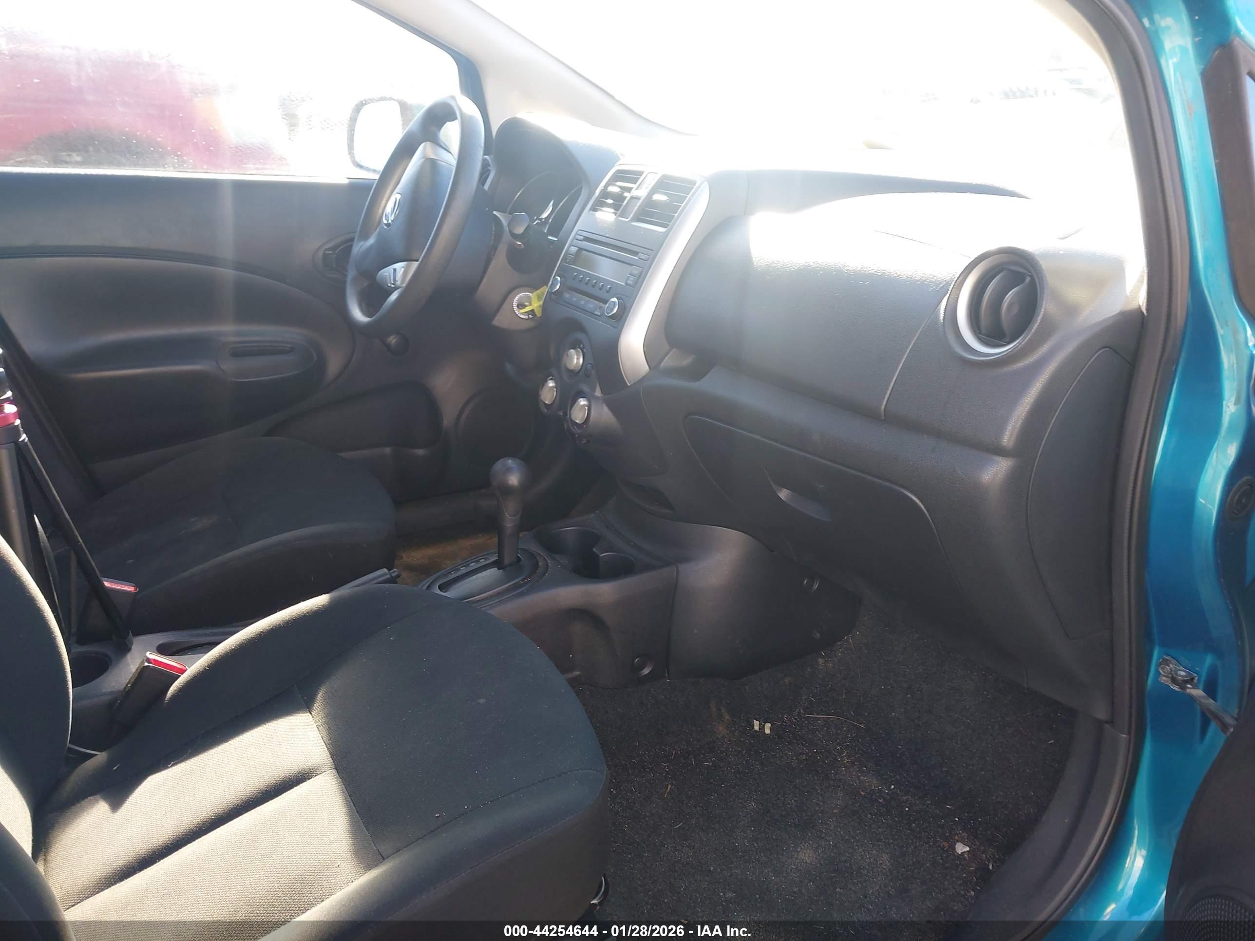 NISSAN VERSA image 5