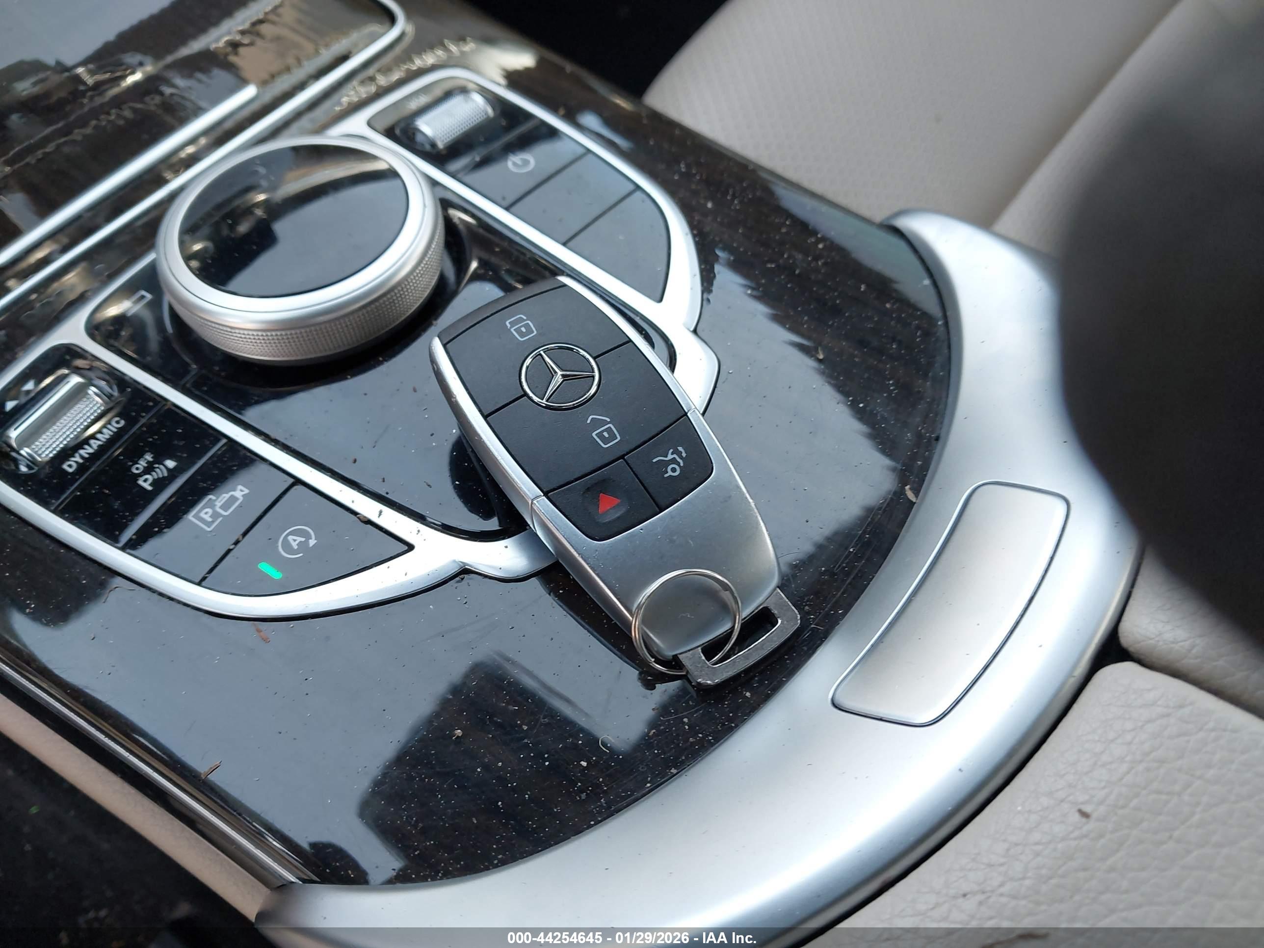 MERCEDES-BENZ C image 11