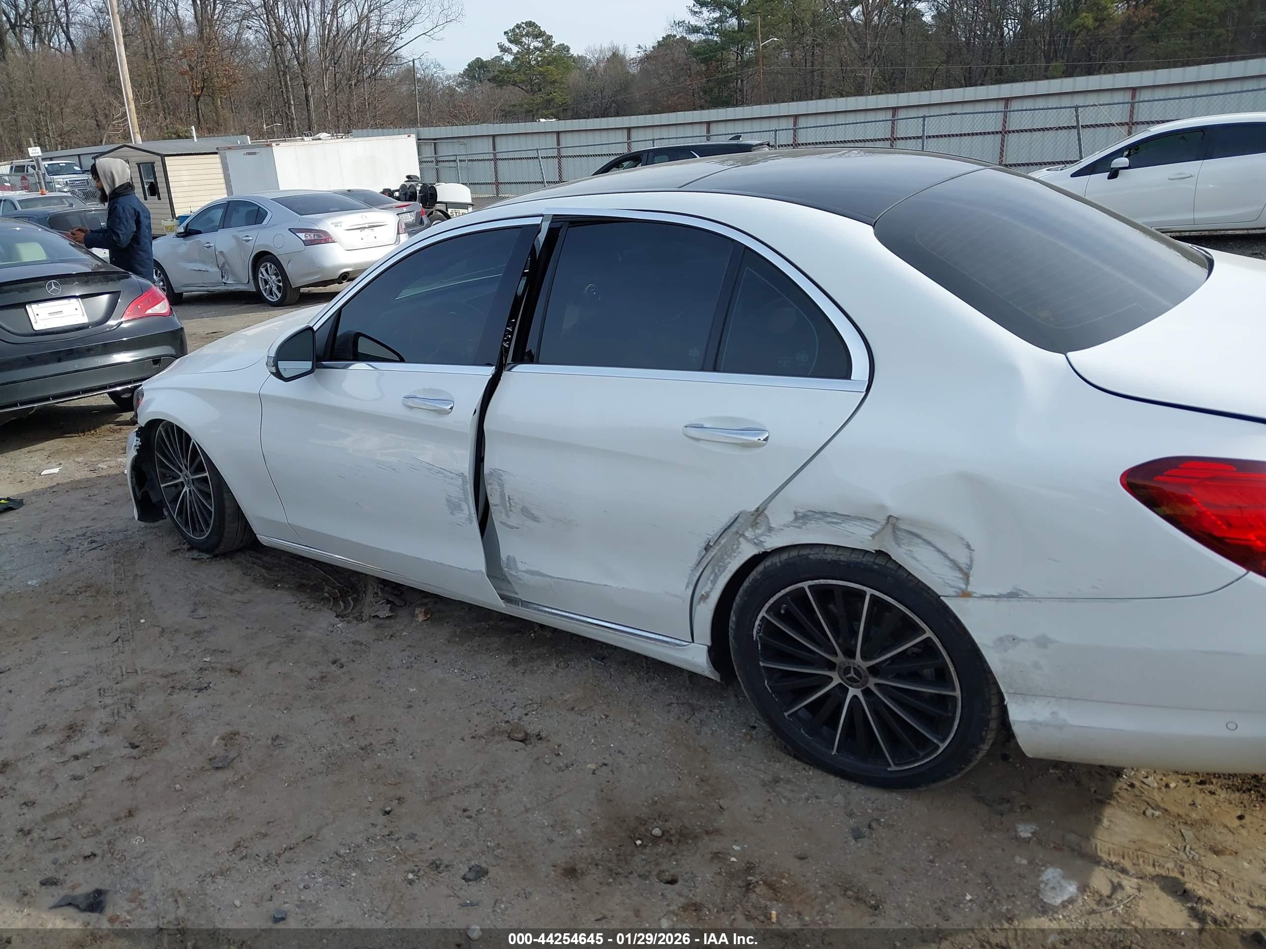 MERCEDES-BENZ C image 6