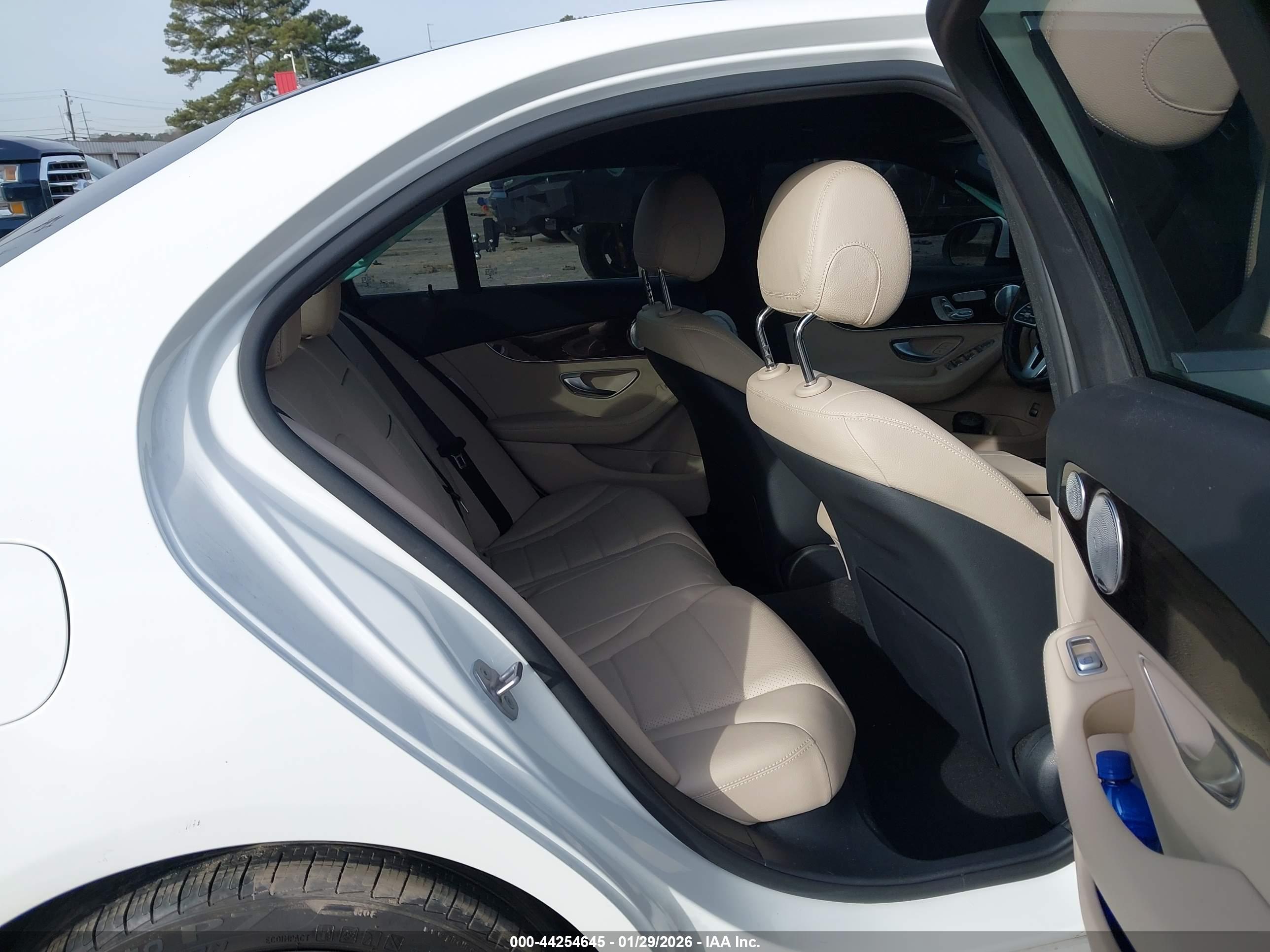 MERCEDES-BENZ C image 8