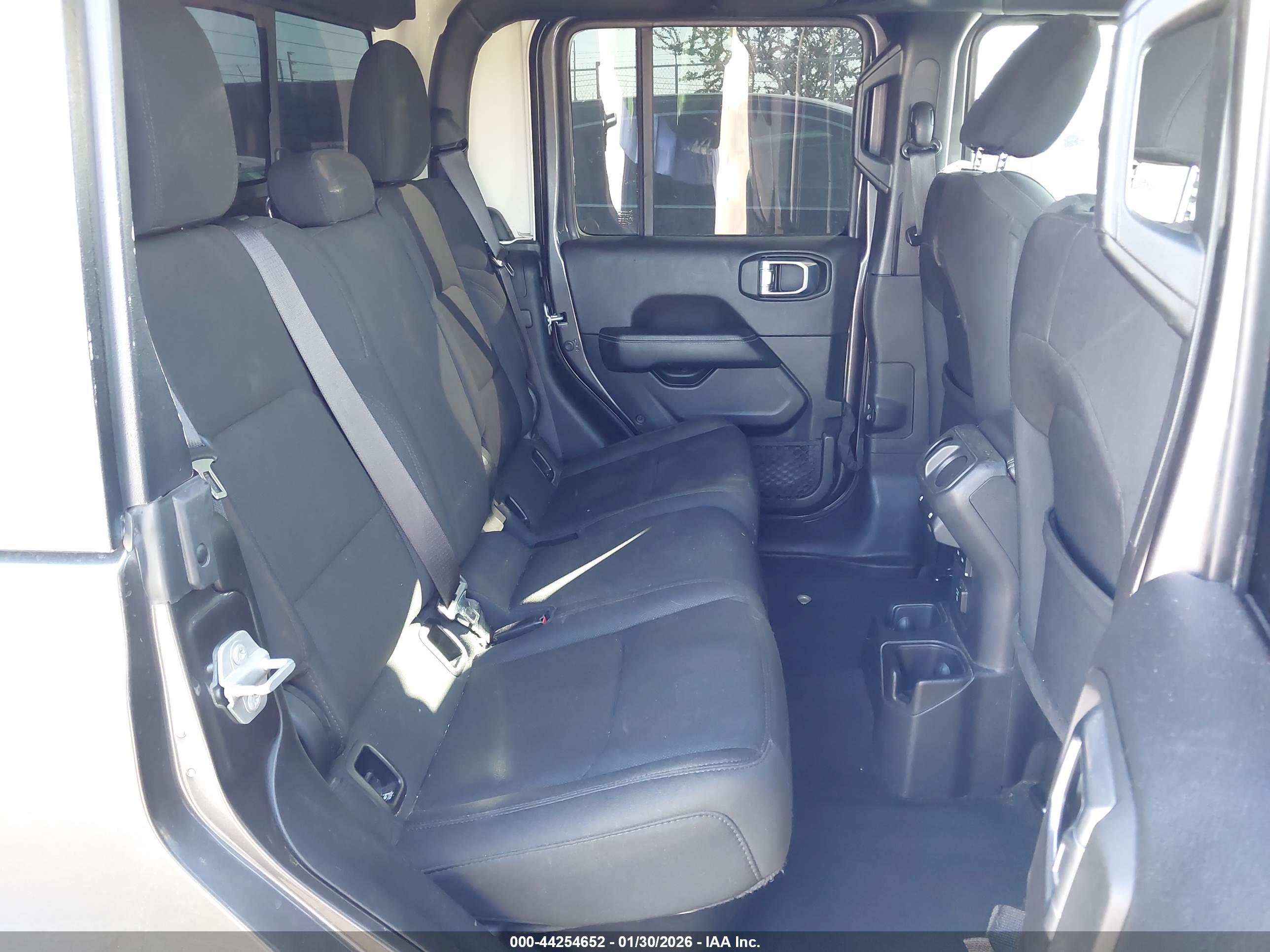 JEEP GLADIATOR image 8