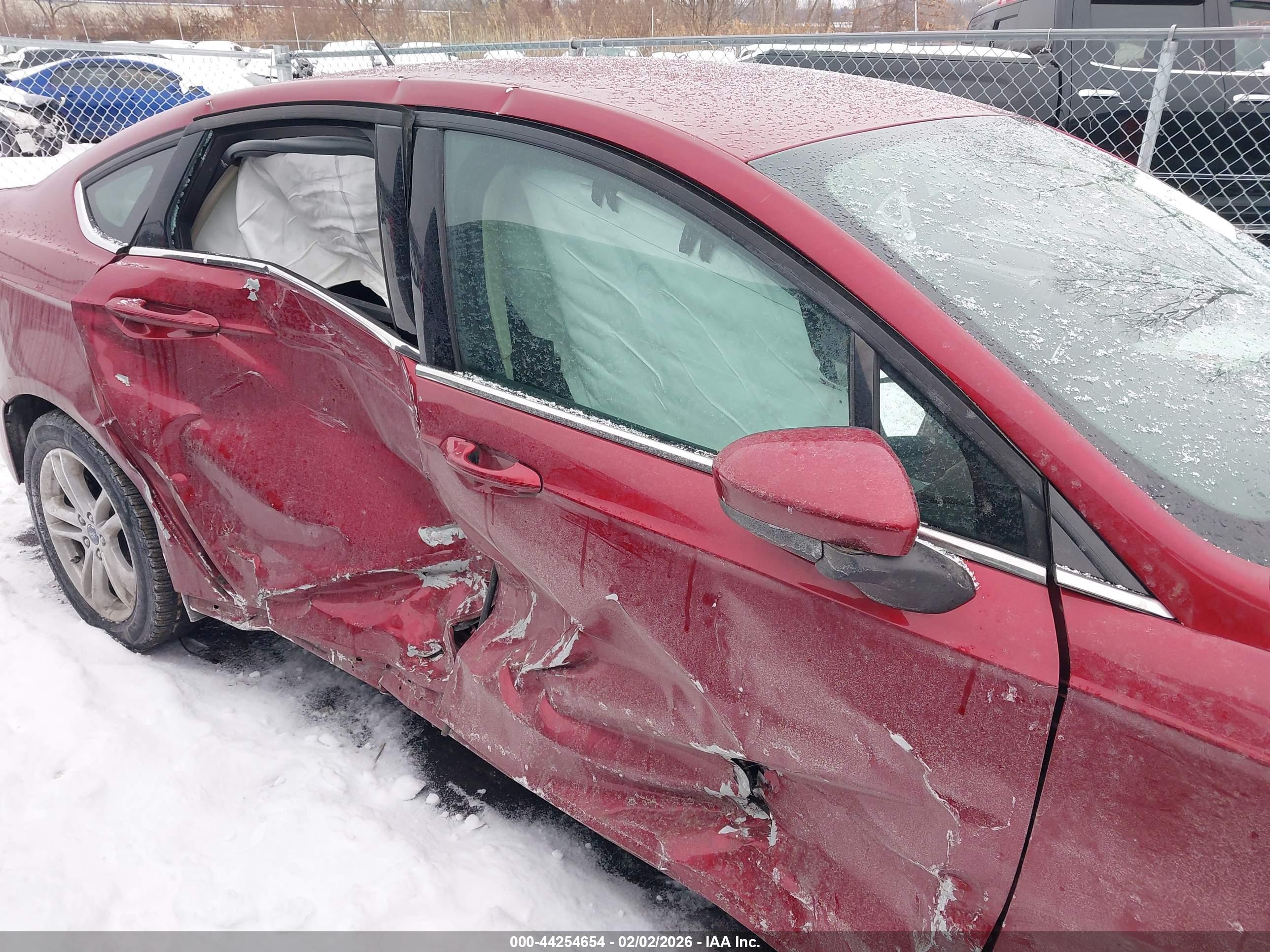 FORD FUSION image 6
