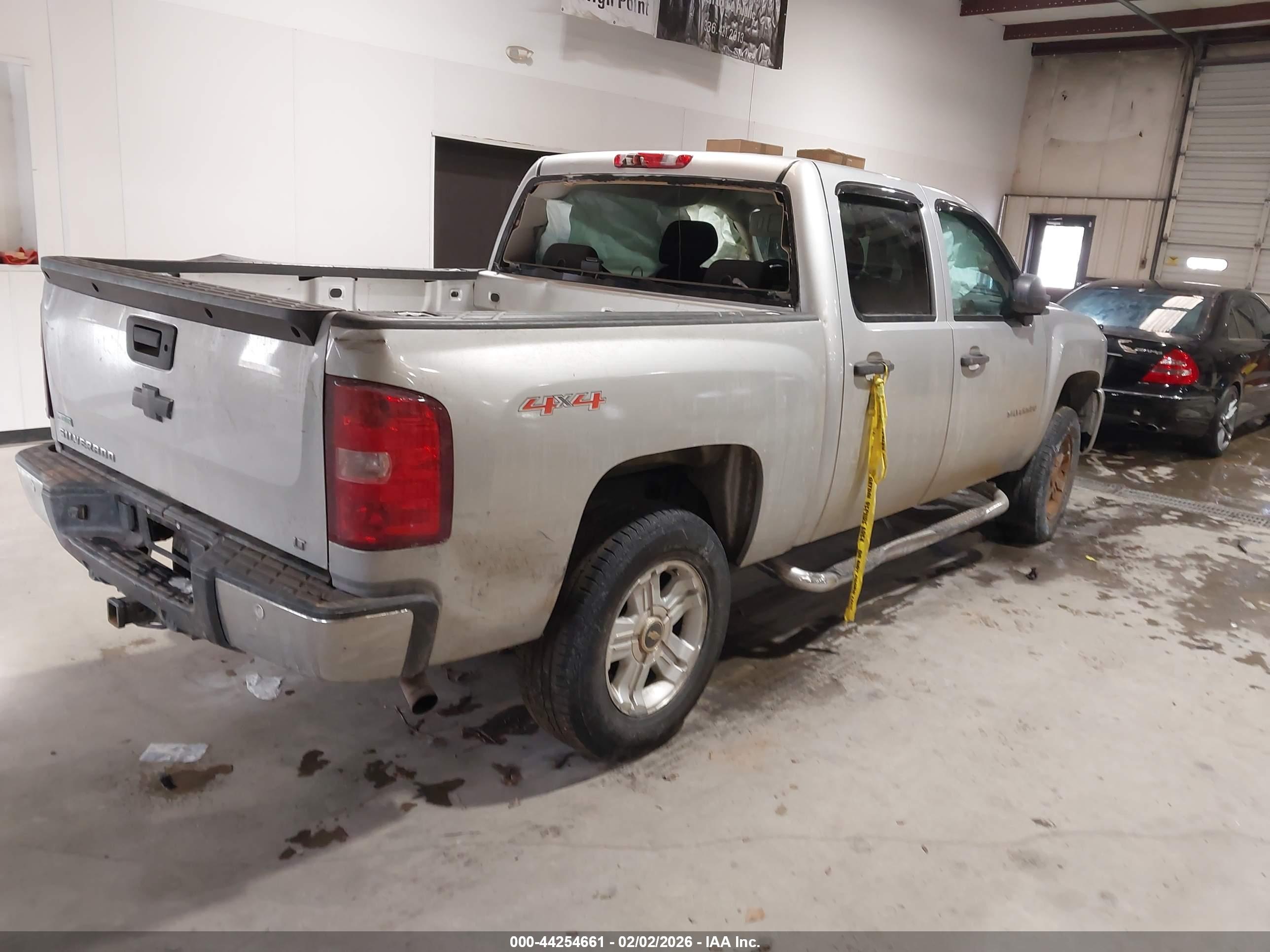 CHEVROLET SILVERADO image 4