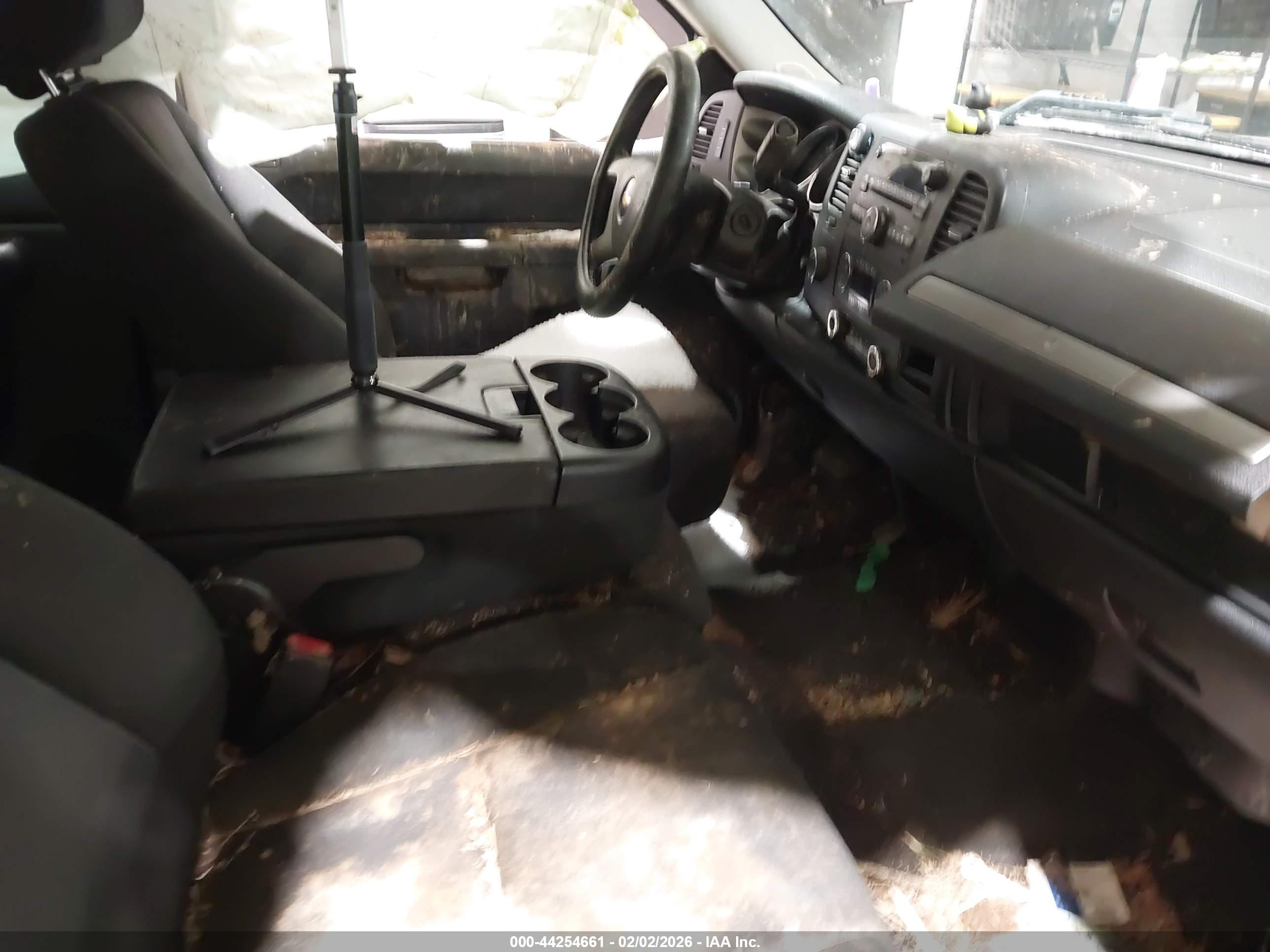 CHEVROLET SILVERADO image 5