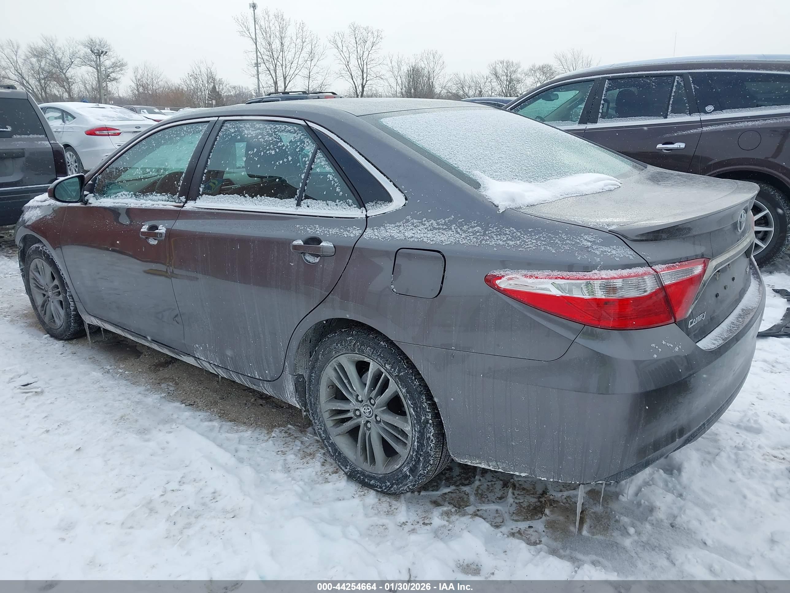 TOYOTA CAMRY image 3