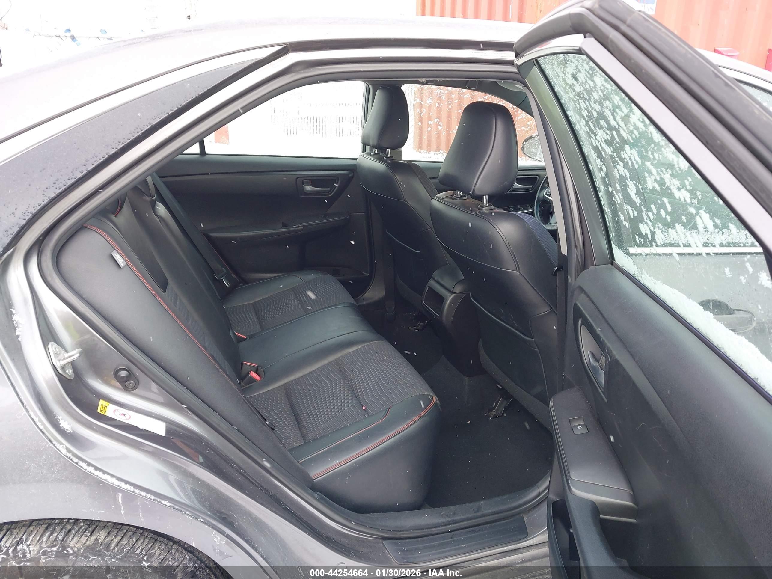 TOYOTA CAMRY image 8