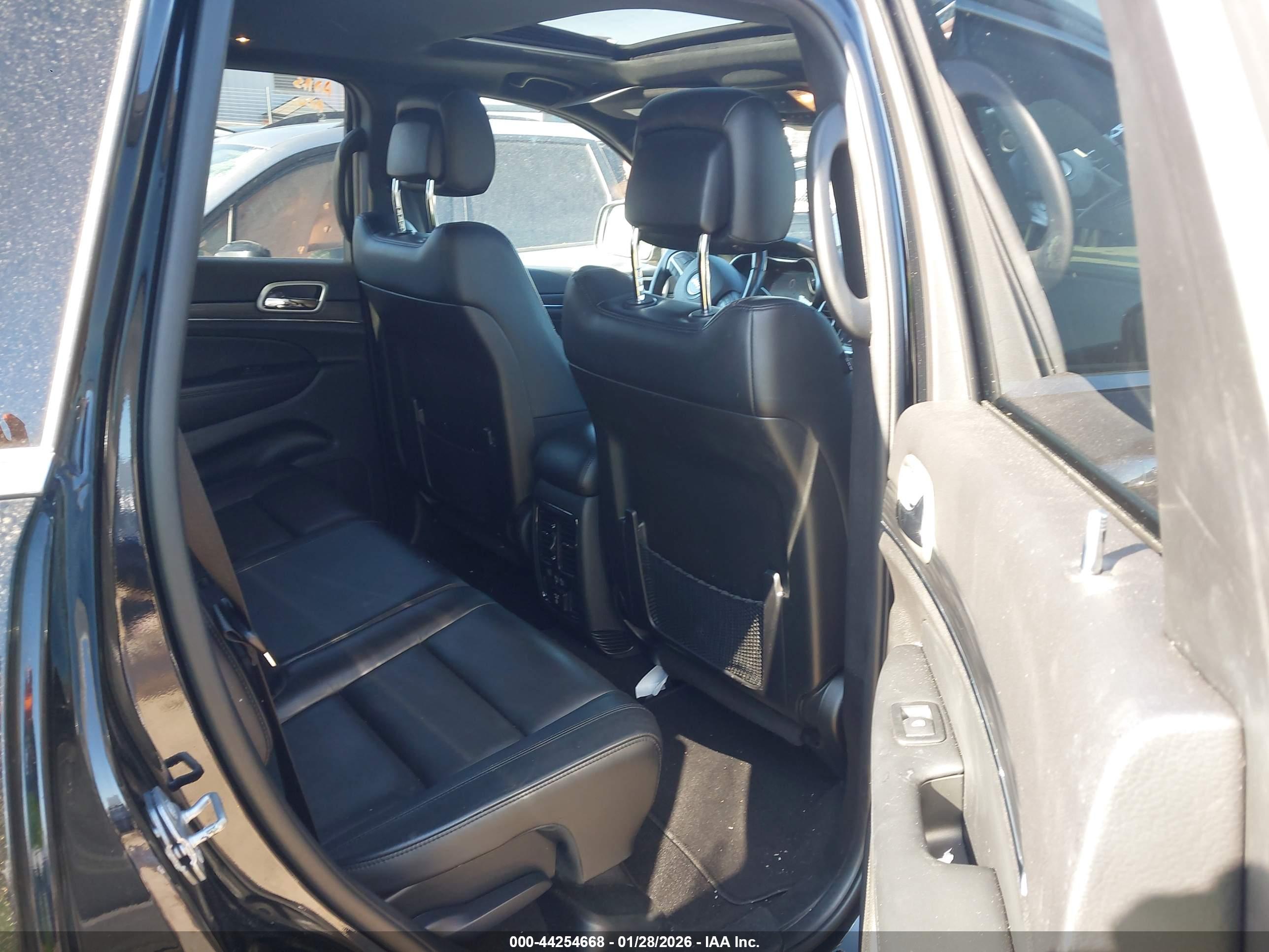 JEEP GRAND image 8