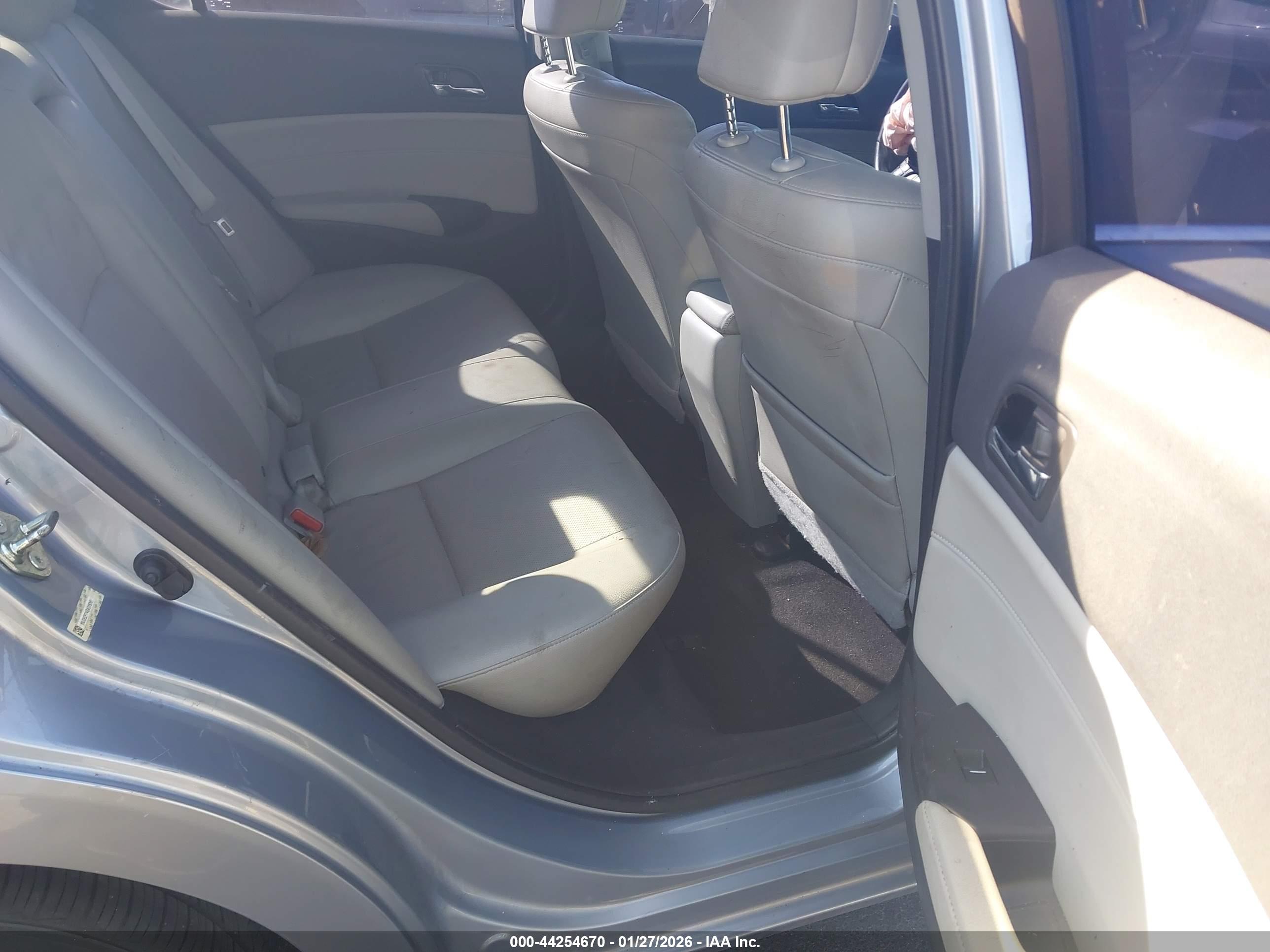 ACURA ILX image 8
