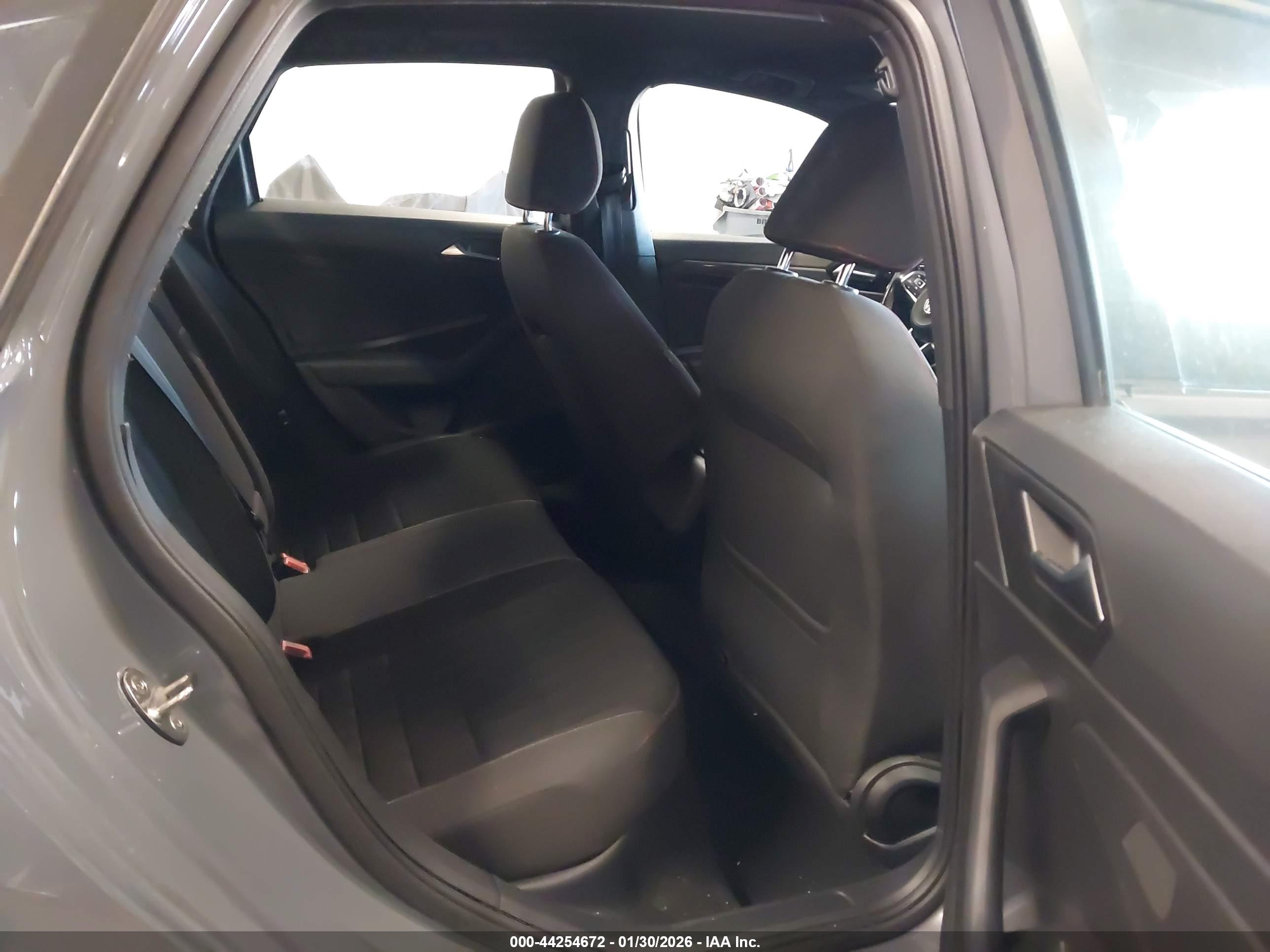 VOLKSWAGEN JETTA image 8