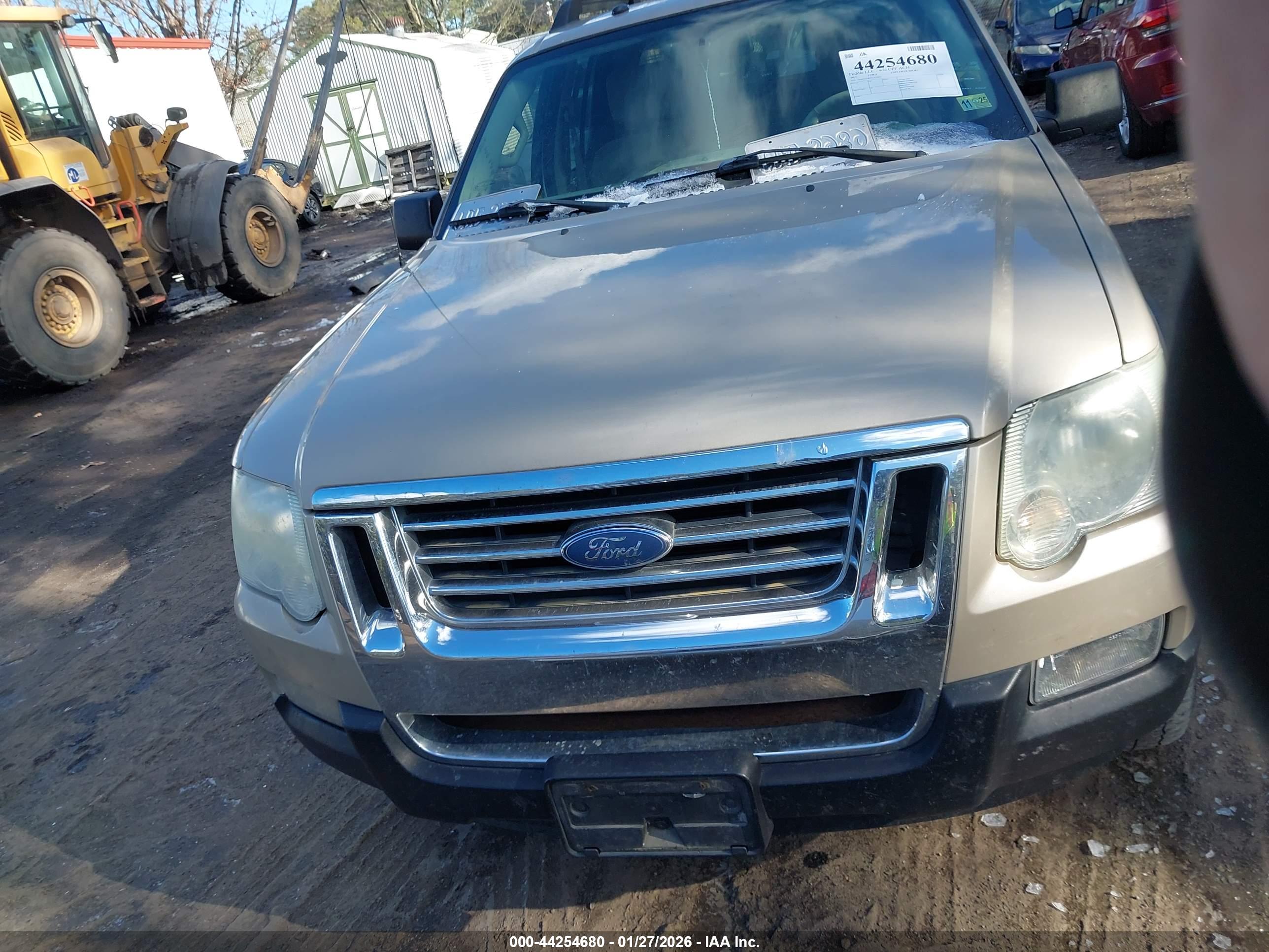 FORD EXPLORER image 6