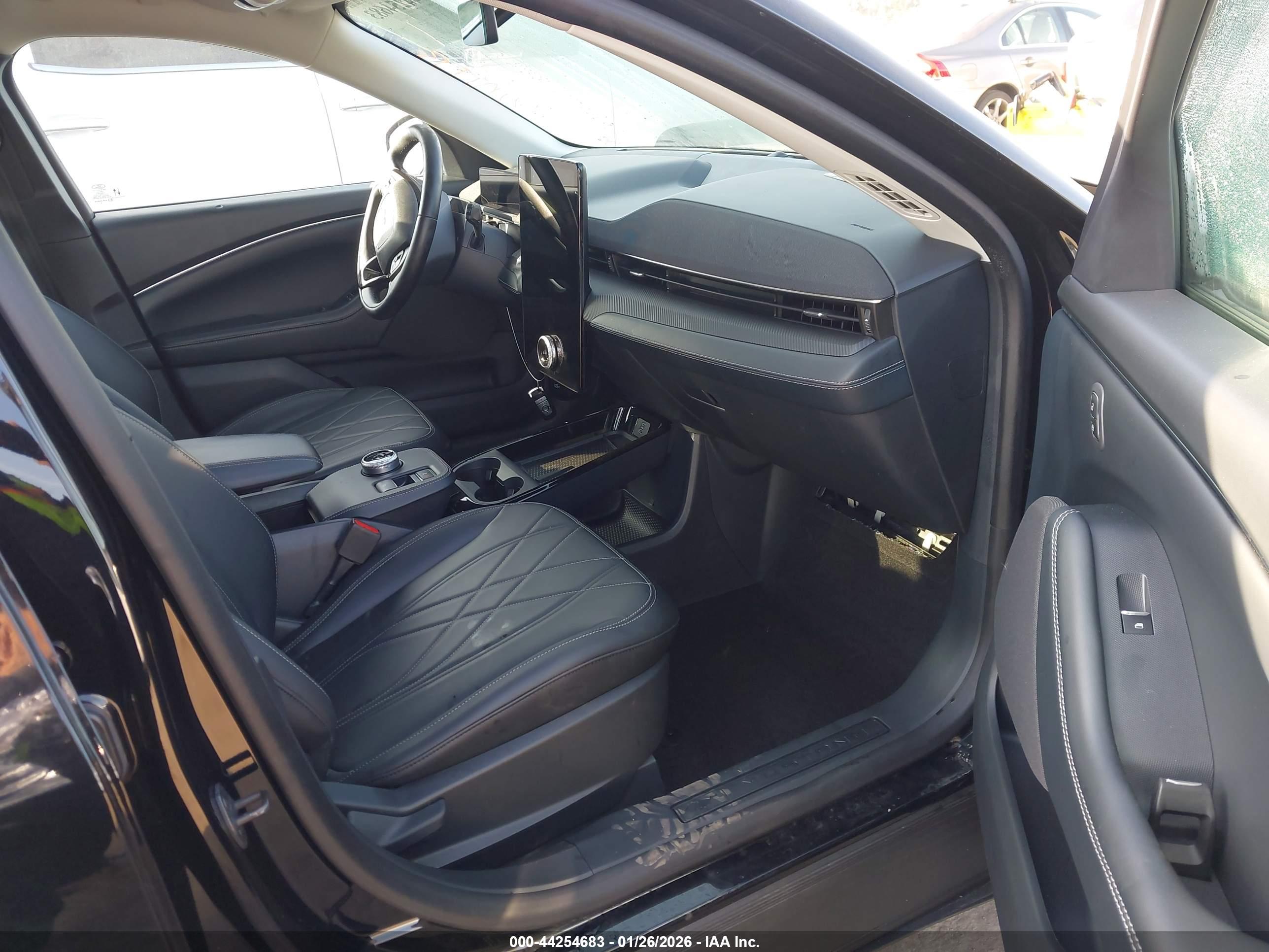 FORD MUSTANG image 5