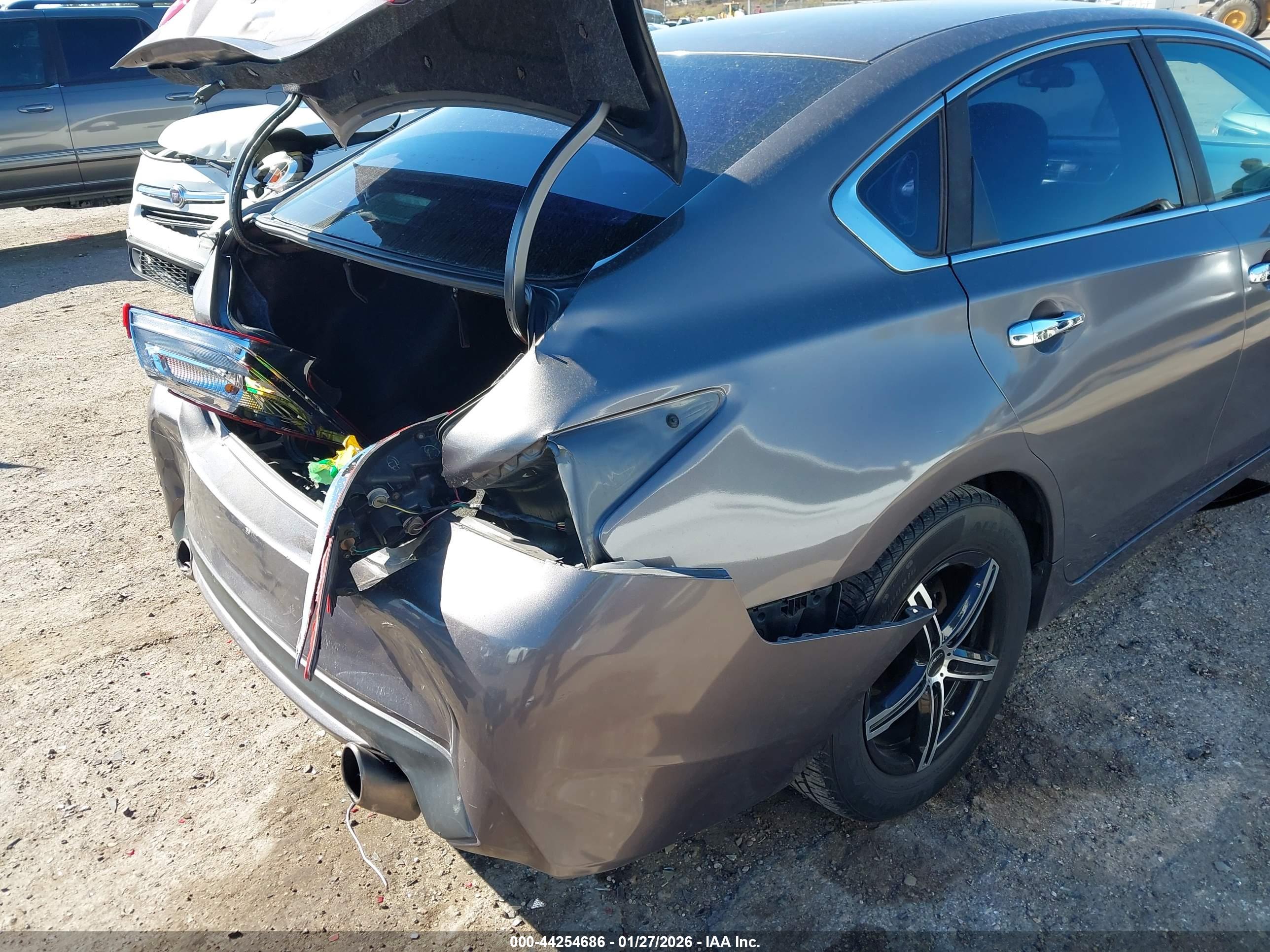 NISSAN ALTIMA image 6