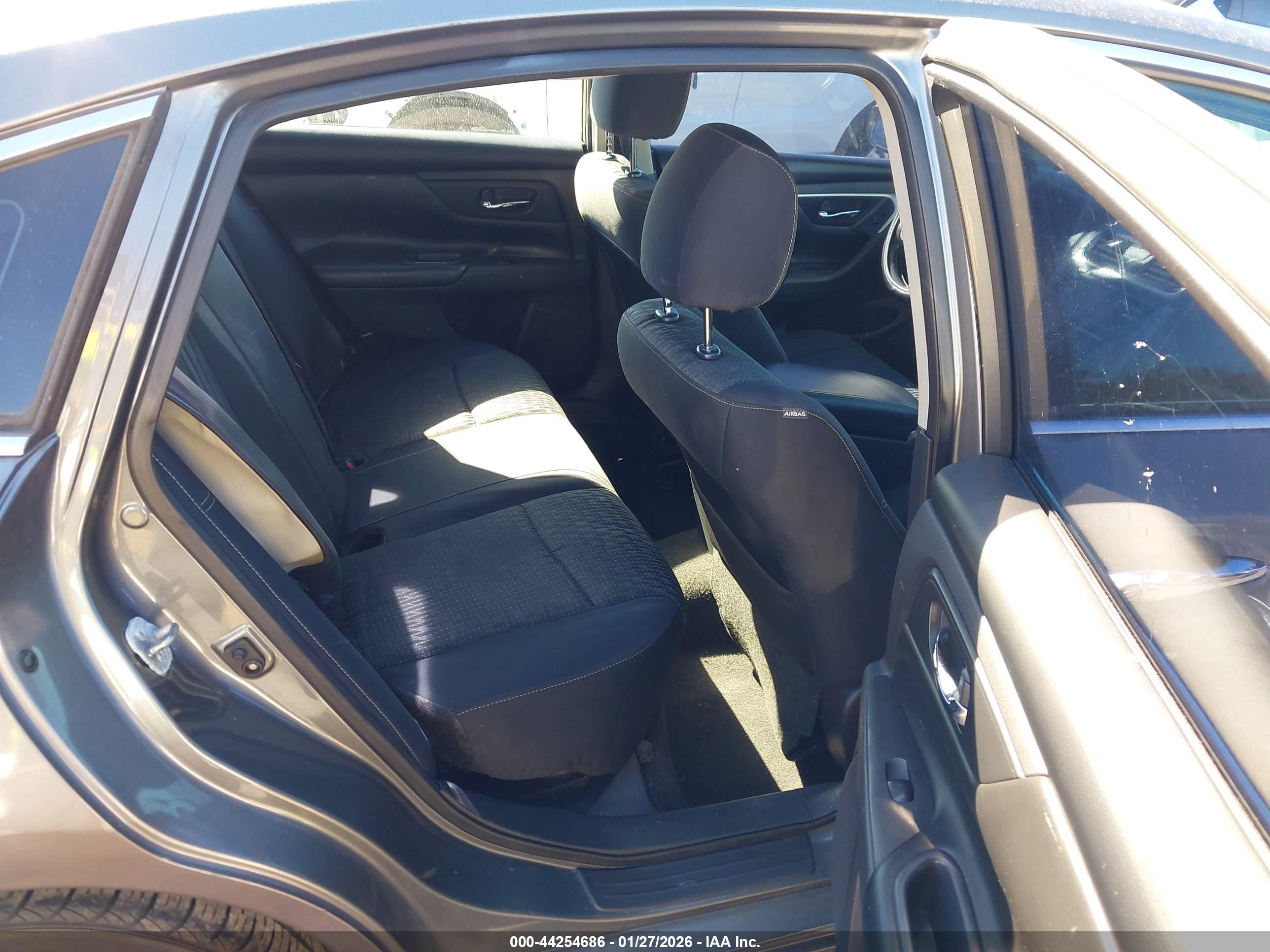 NISSAN ALTIMA image 8