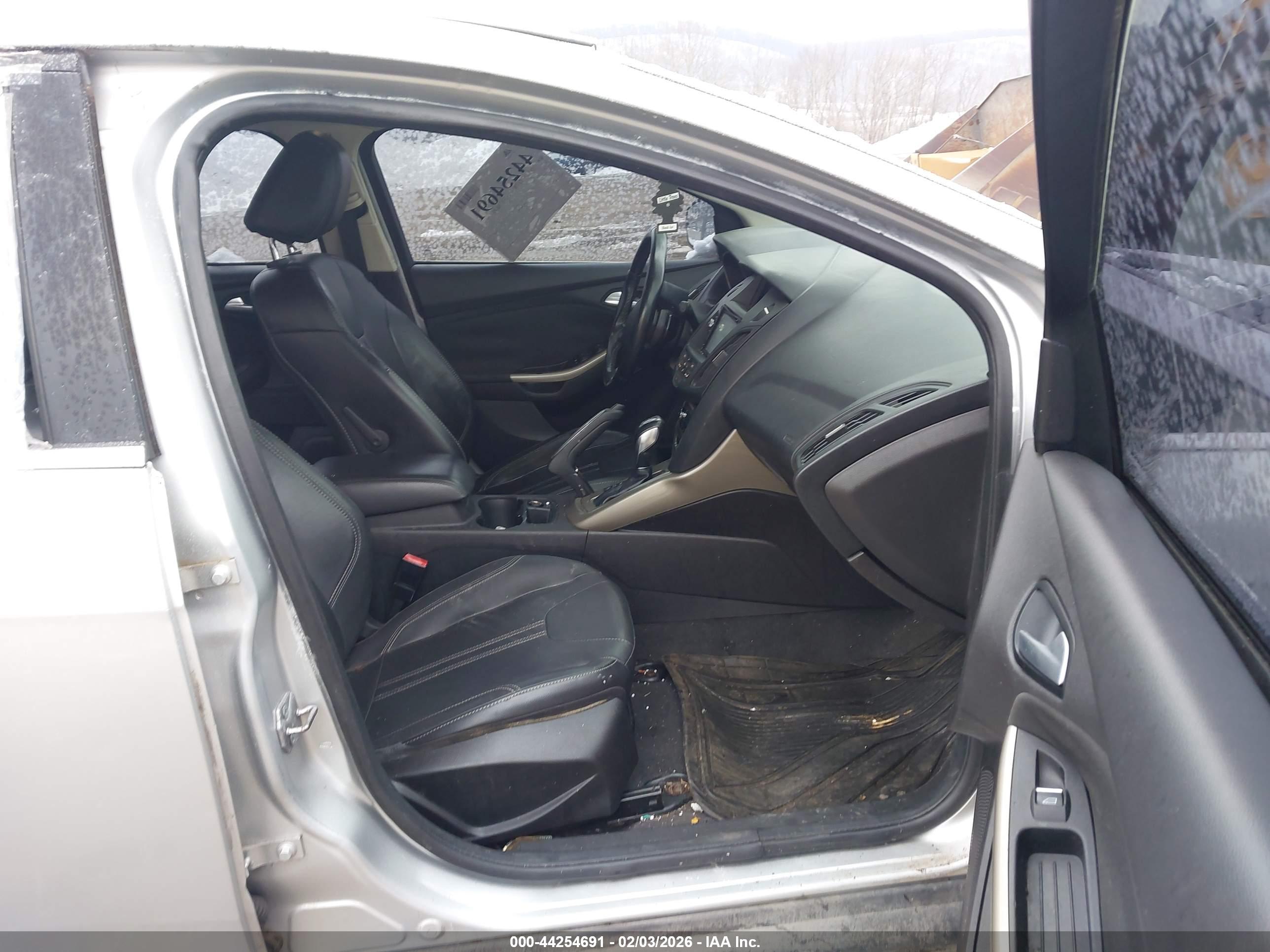 FORD FOCUS image 5