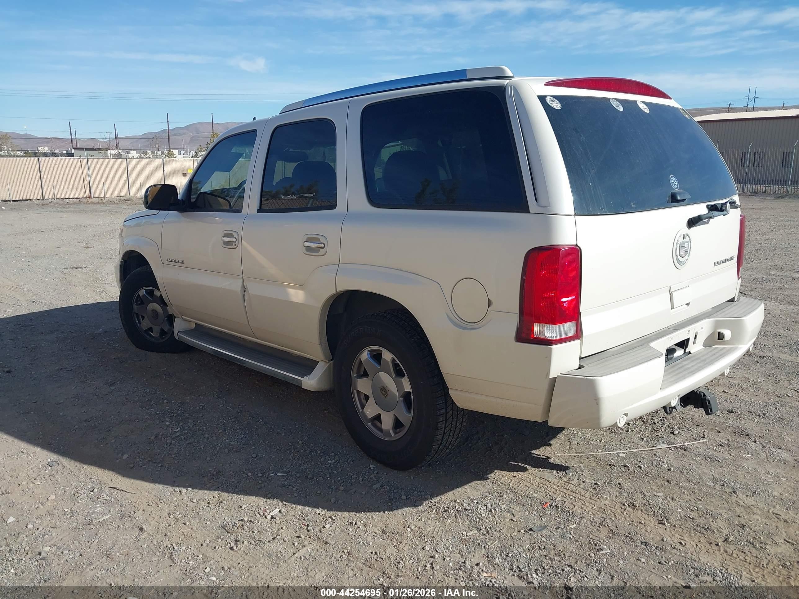 CADILLAC ESCALADE image 3