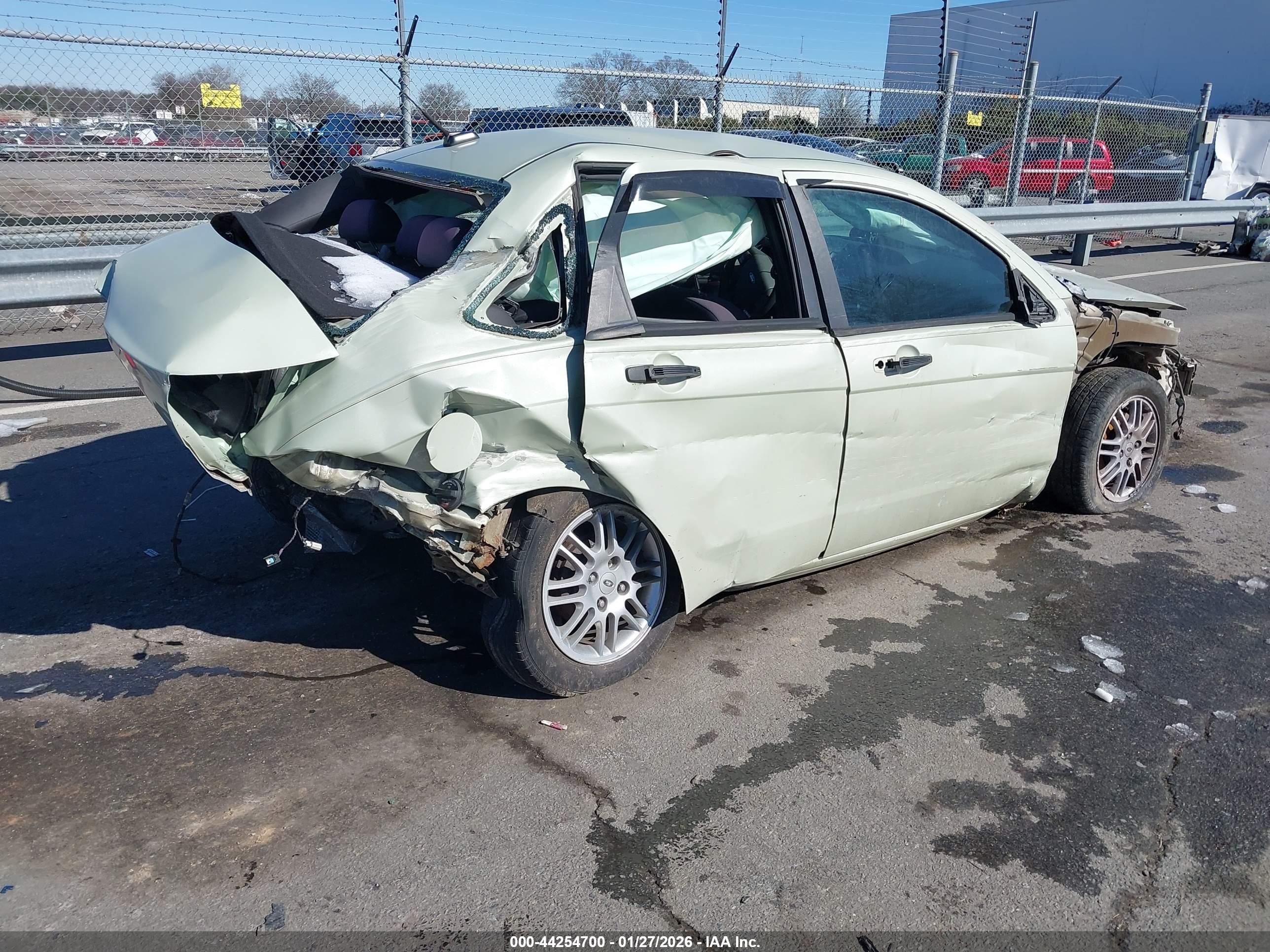 FORD FOCUS image 4