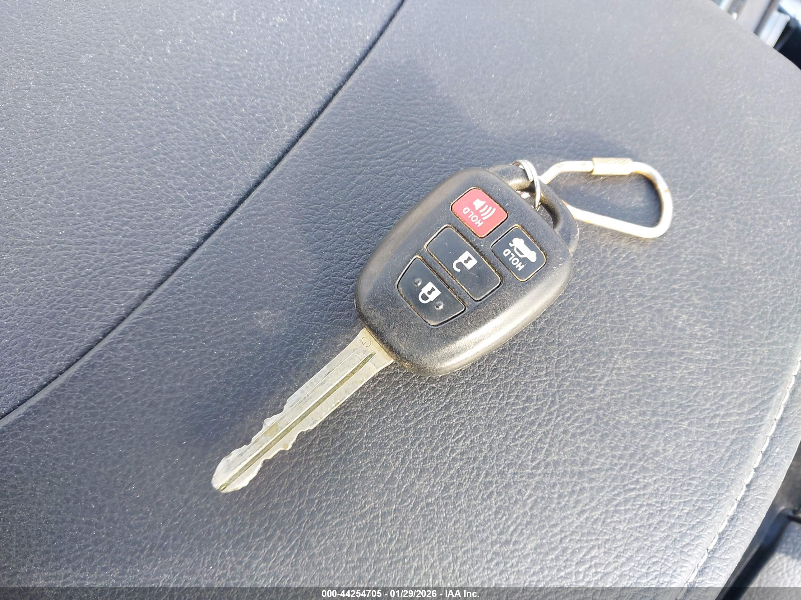TOYOTA CAMRY image 11