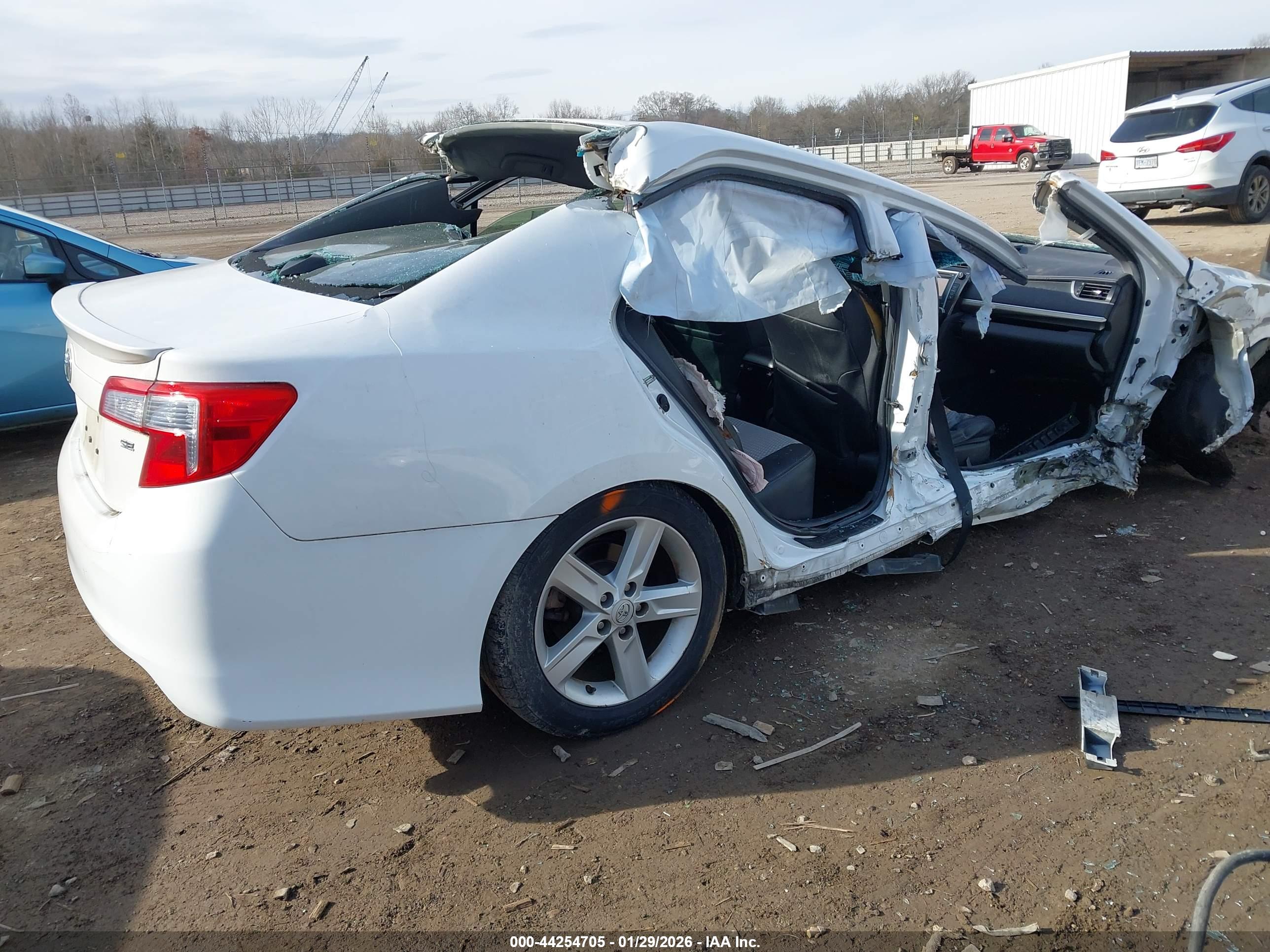 TOYOTA CAMRY image 4